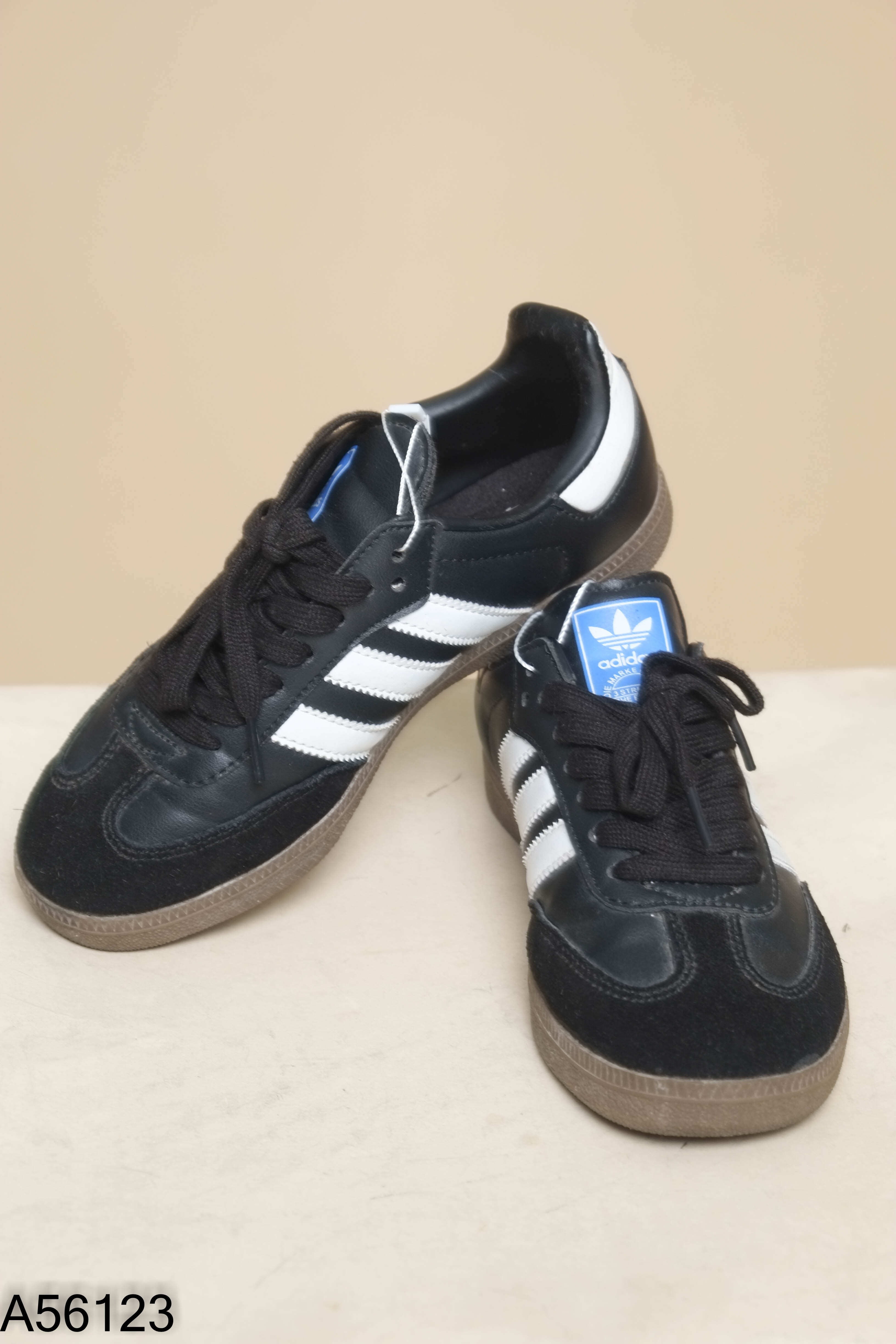 Giày ADIDAS SAMBA đen sọc trắng