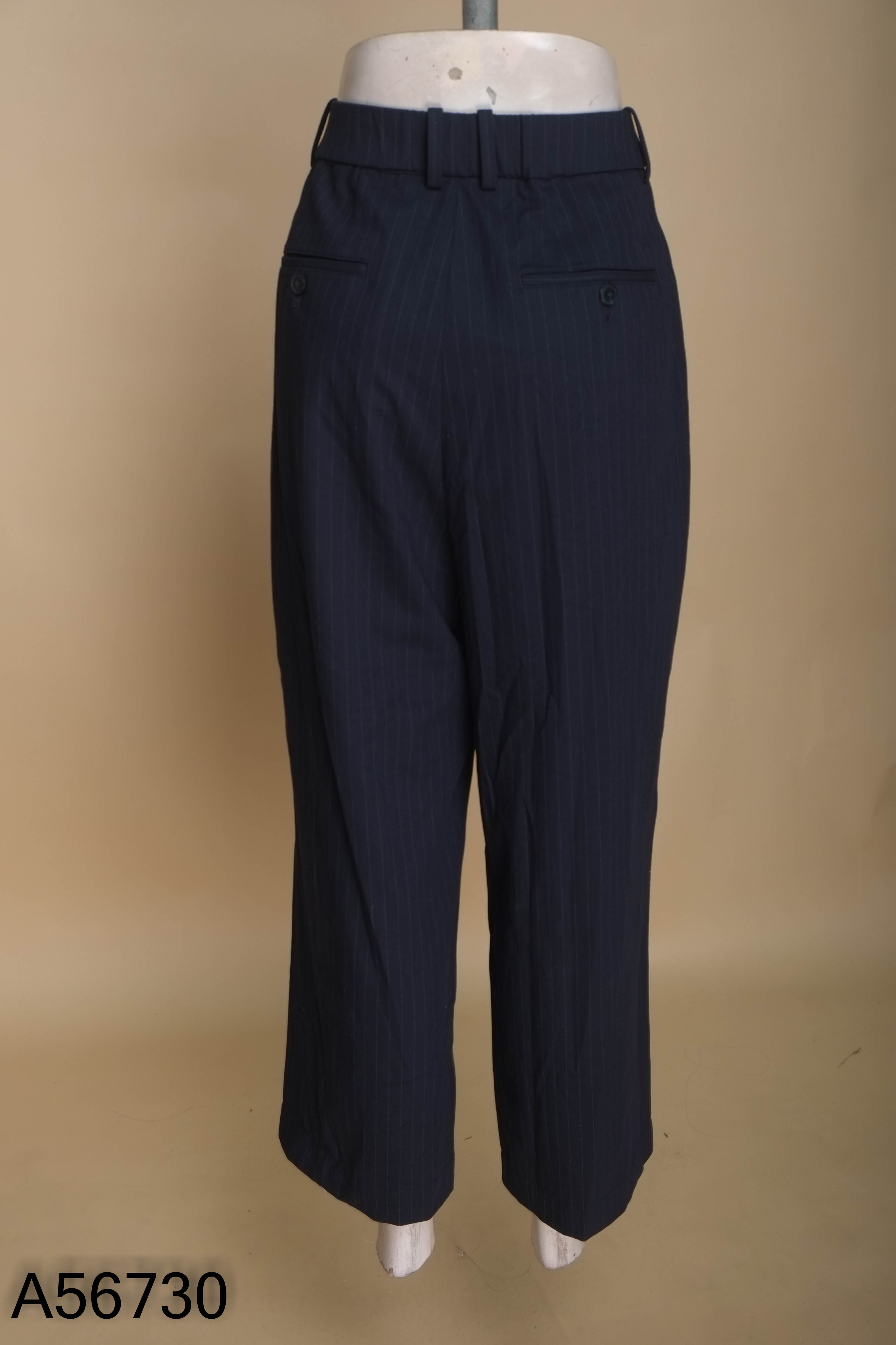 Quần UNIQLO xanh than kẻ