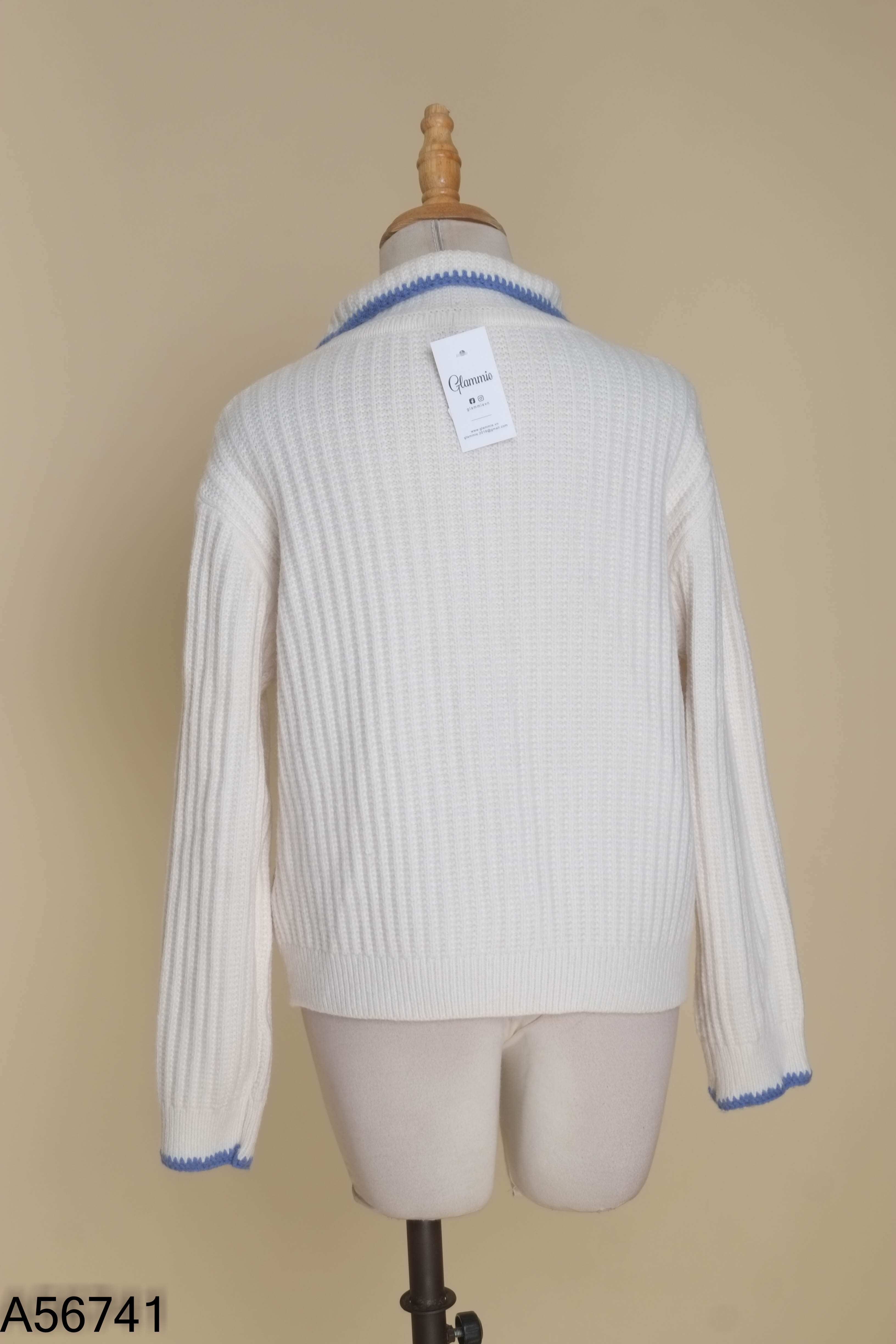 Áo cardigans trắng viền xanh