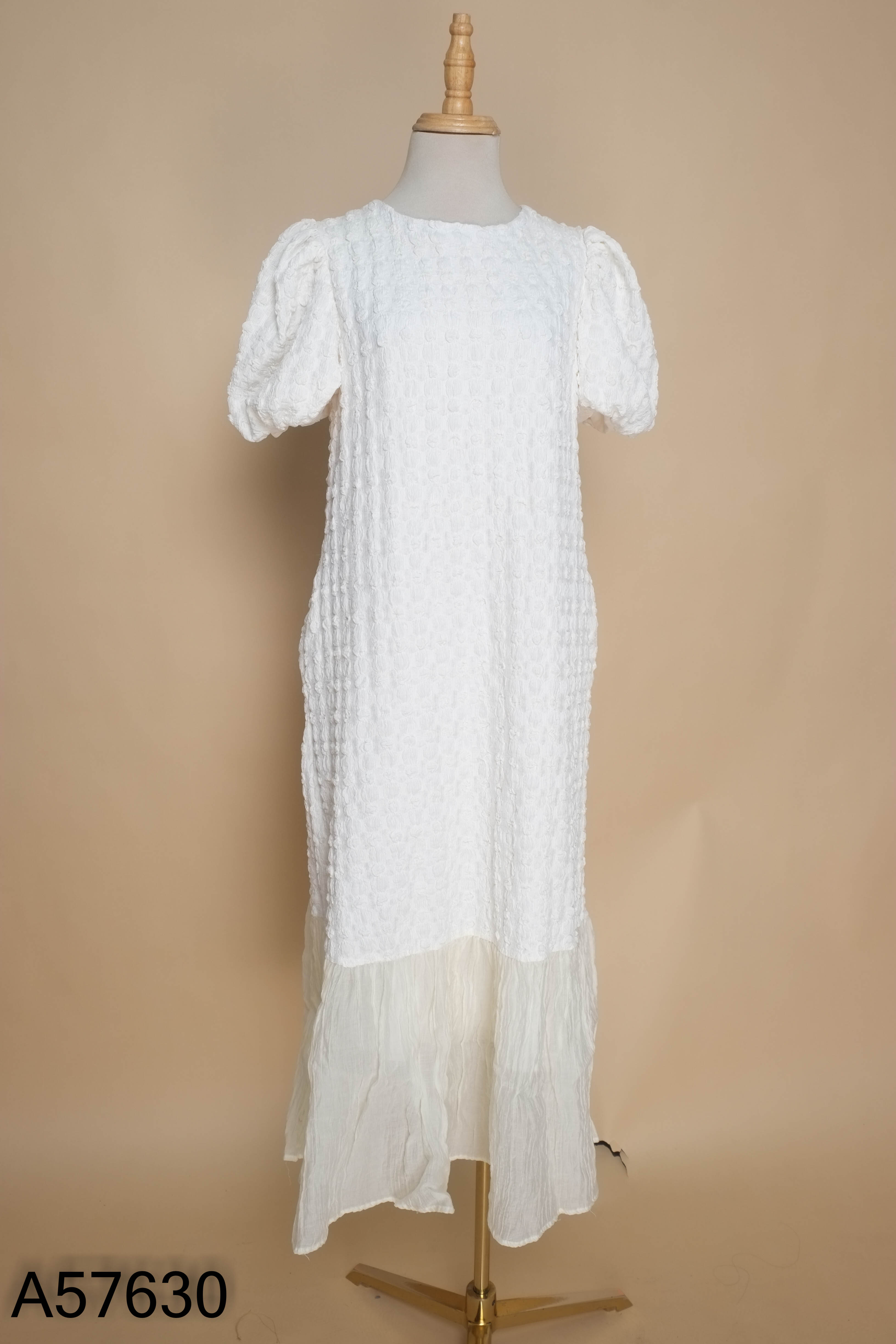 Váy trắng kem CUNNIE STORE nhăn đuôi cá