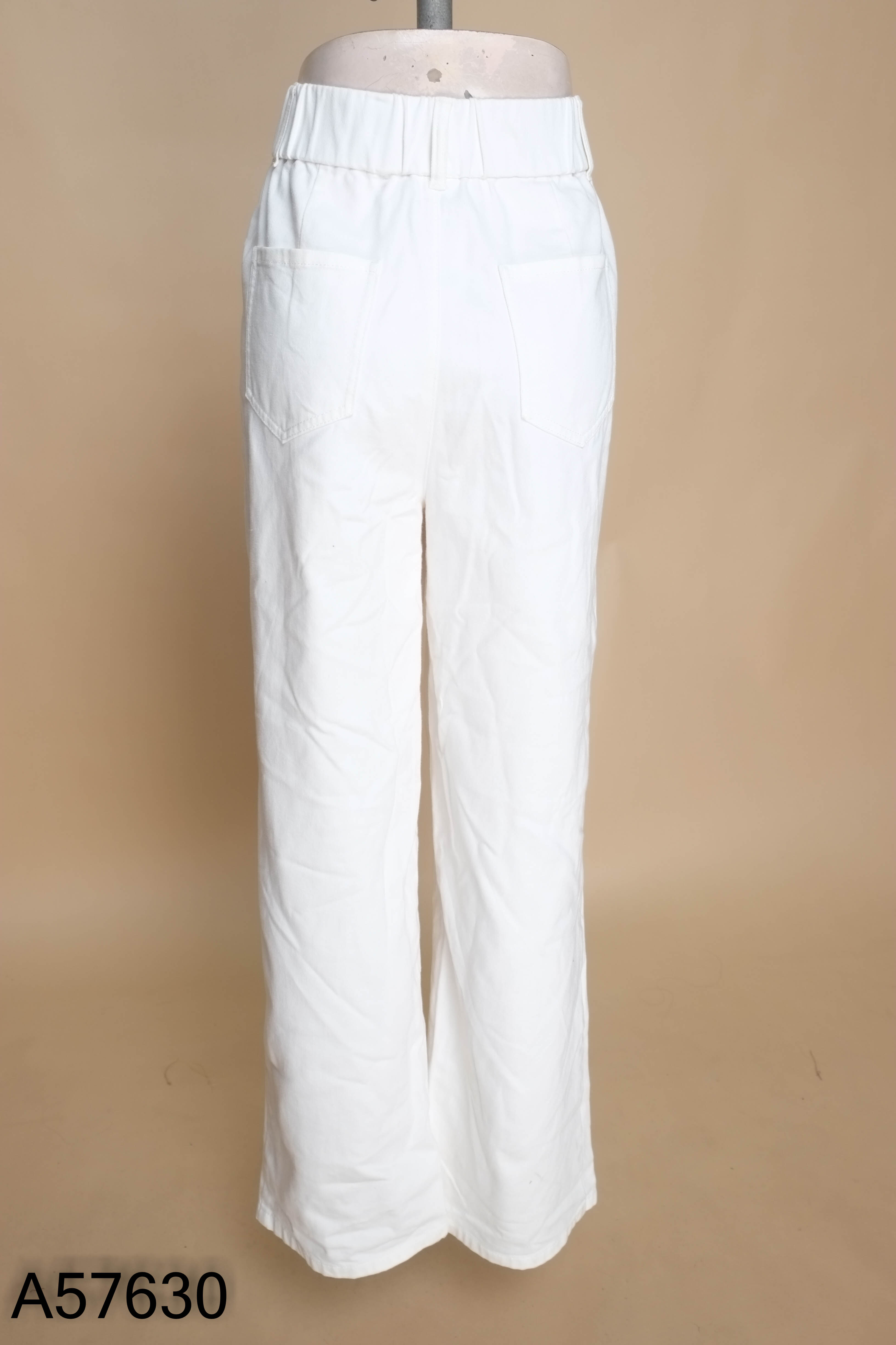 Quần jeans trắng 2 cúc