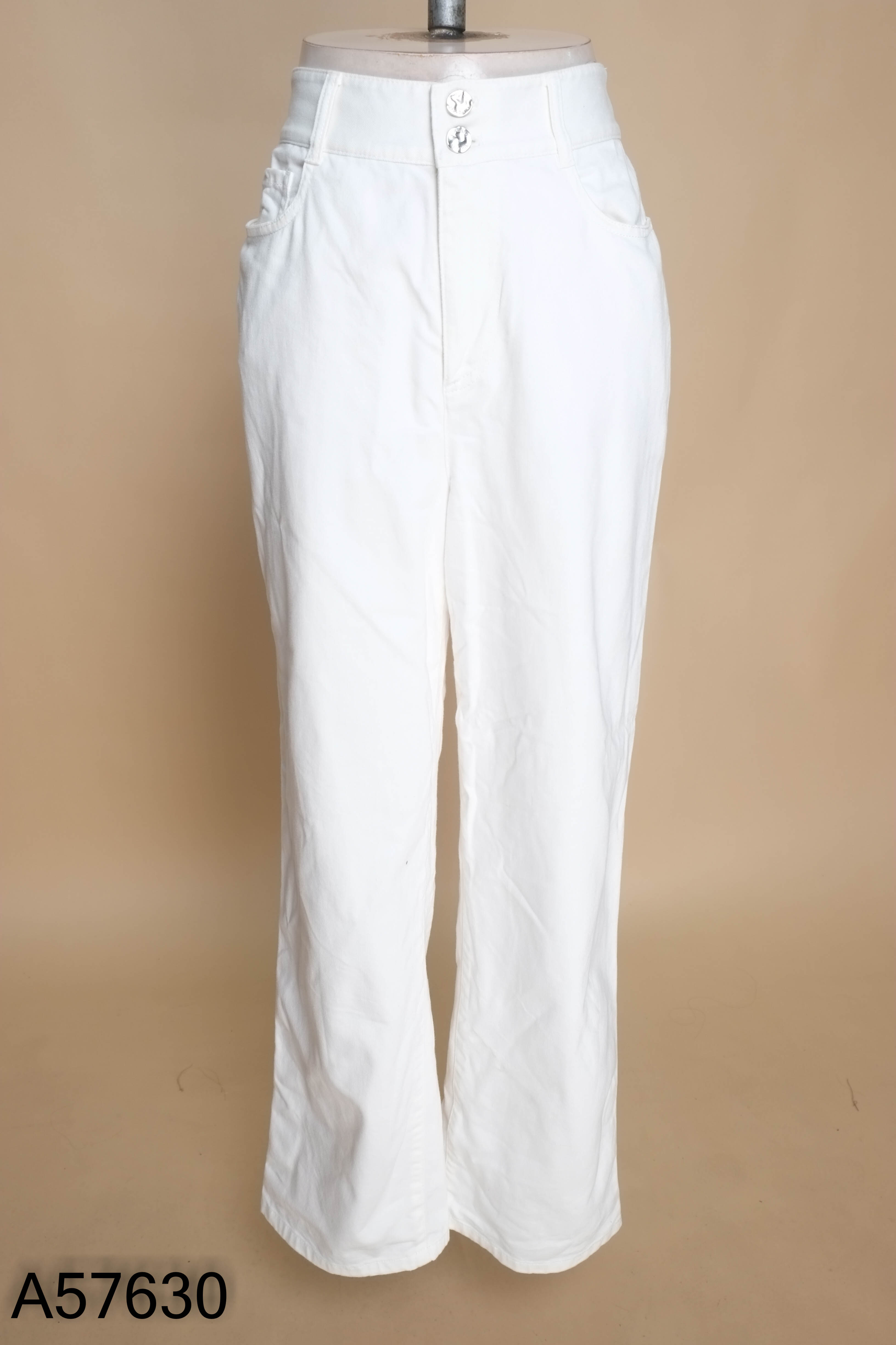 Quần jeans trắng 2 cúc