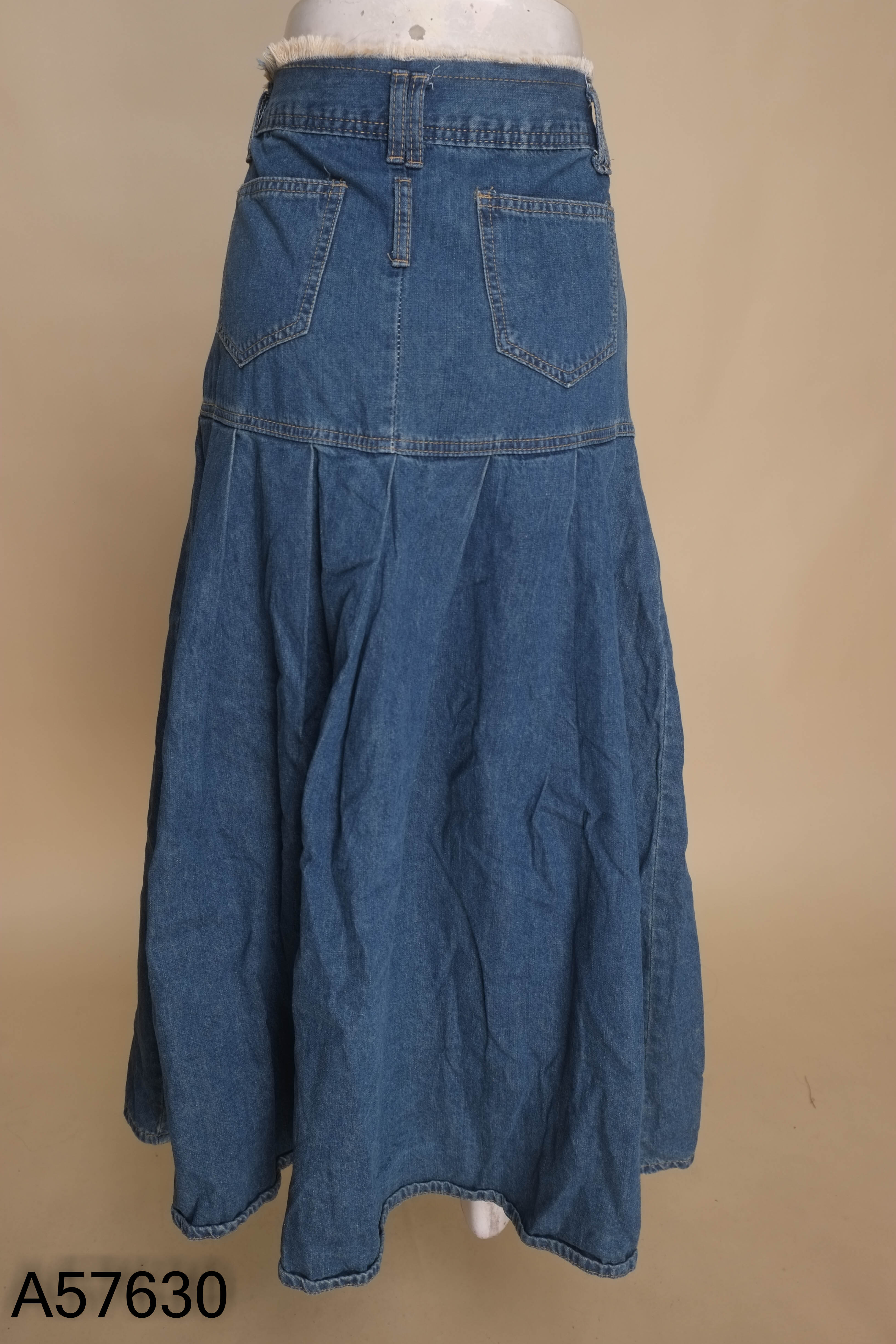 Chân váy jeans xanh dài xếp ly