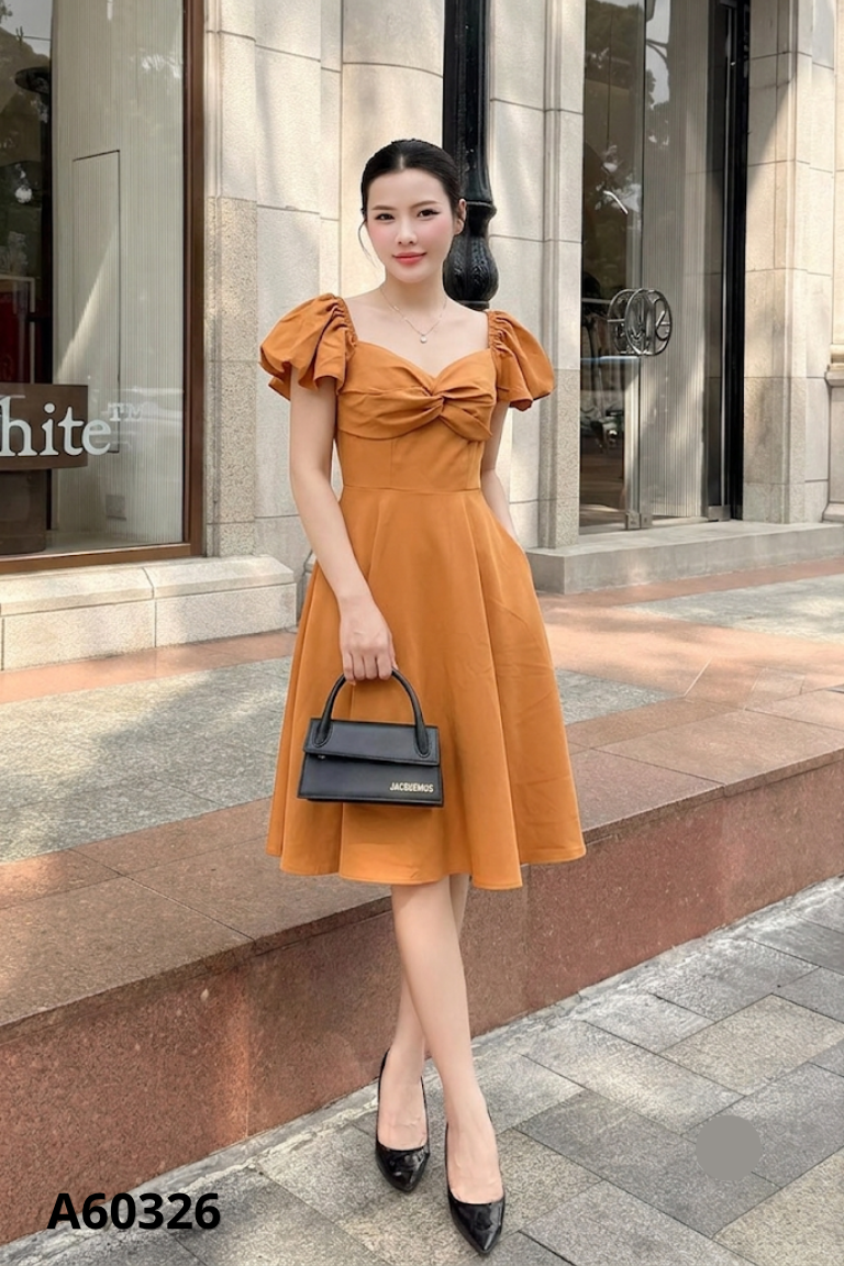 Váy cam nâu xoắn ngực