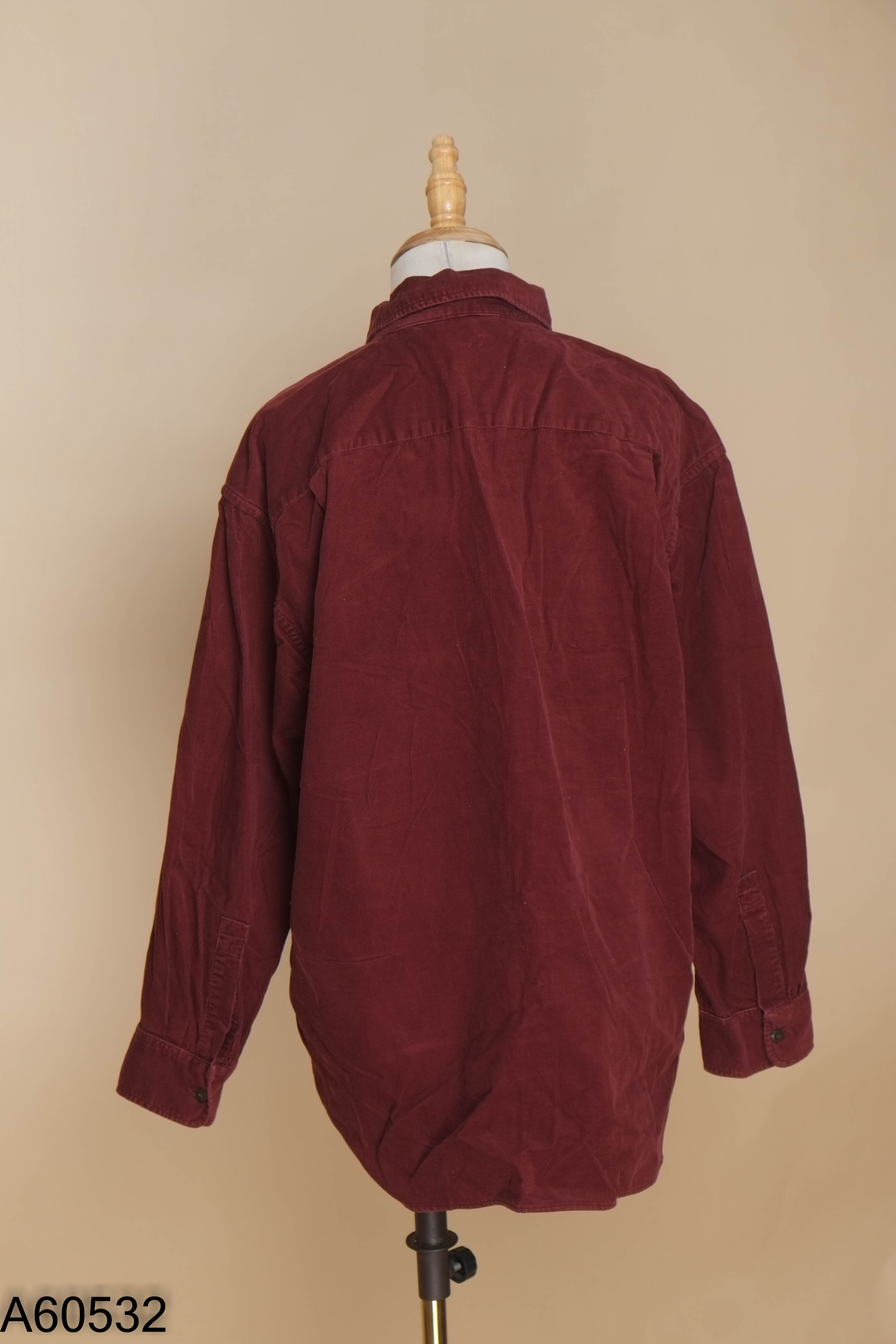 Áo sơ mi UNIQLO nhung tăm đỏ