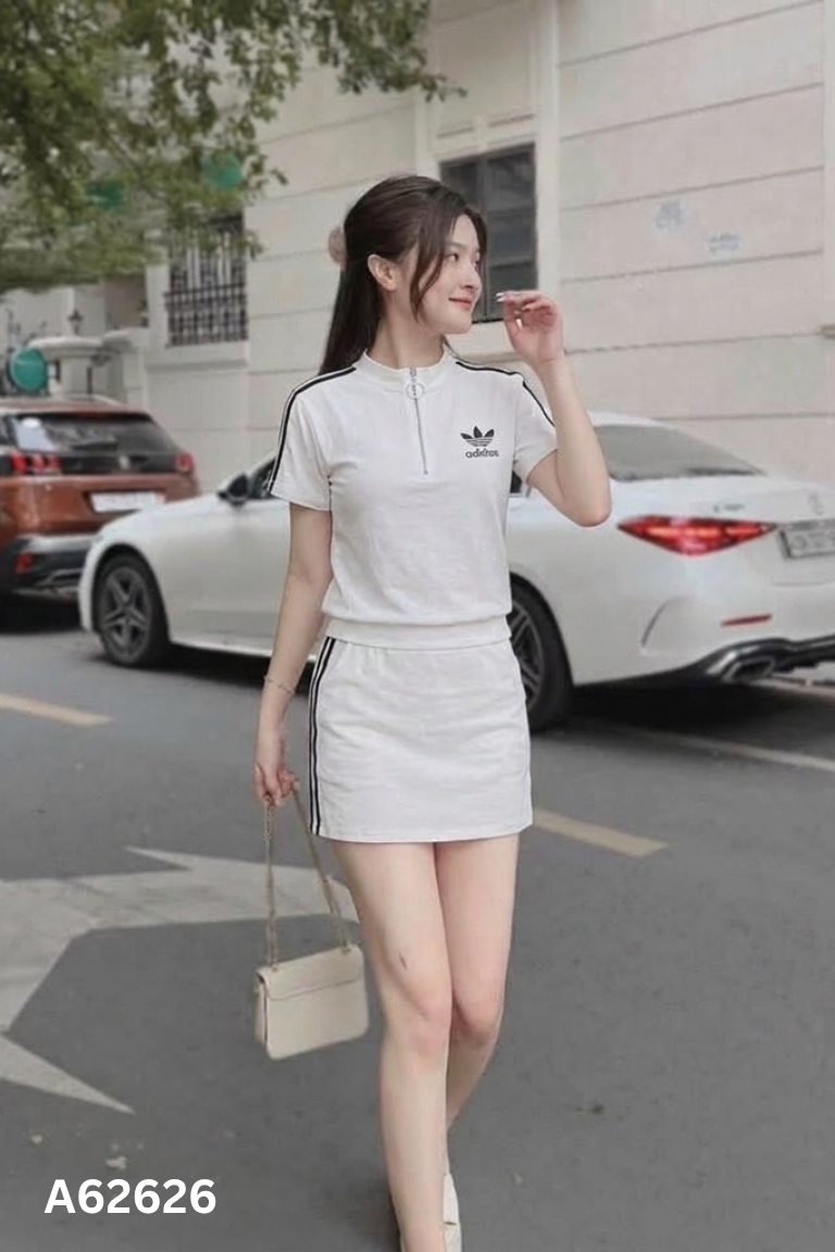 Set trắng sọc đen áo kiểu + chân váy
