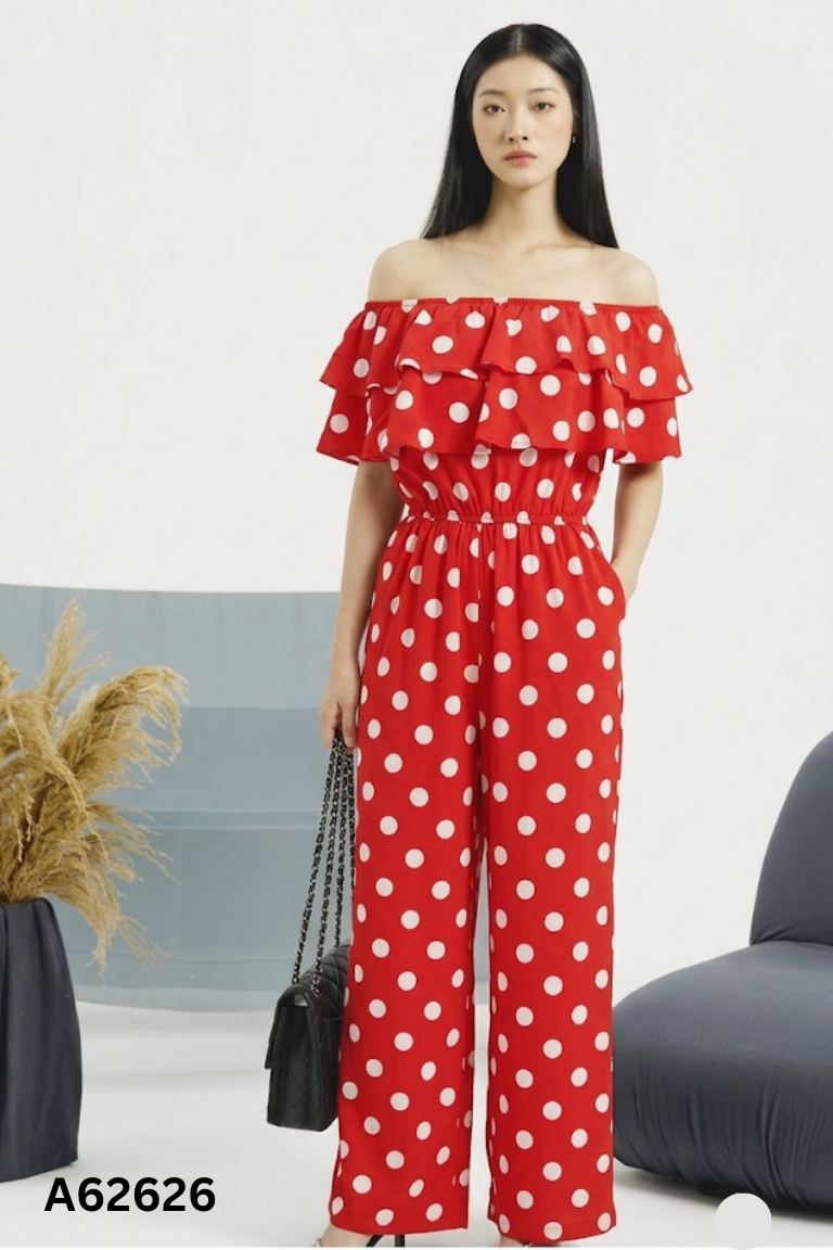 Jumpsuits trễ vai đỏ chấm bi trắng