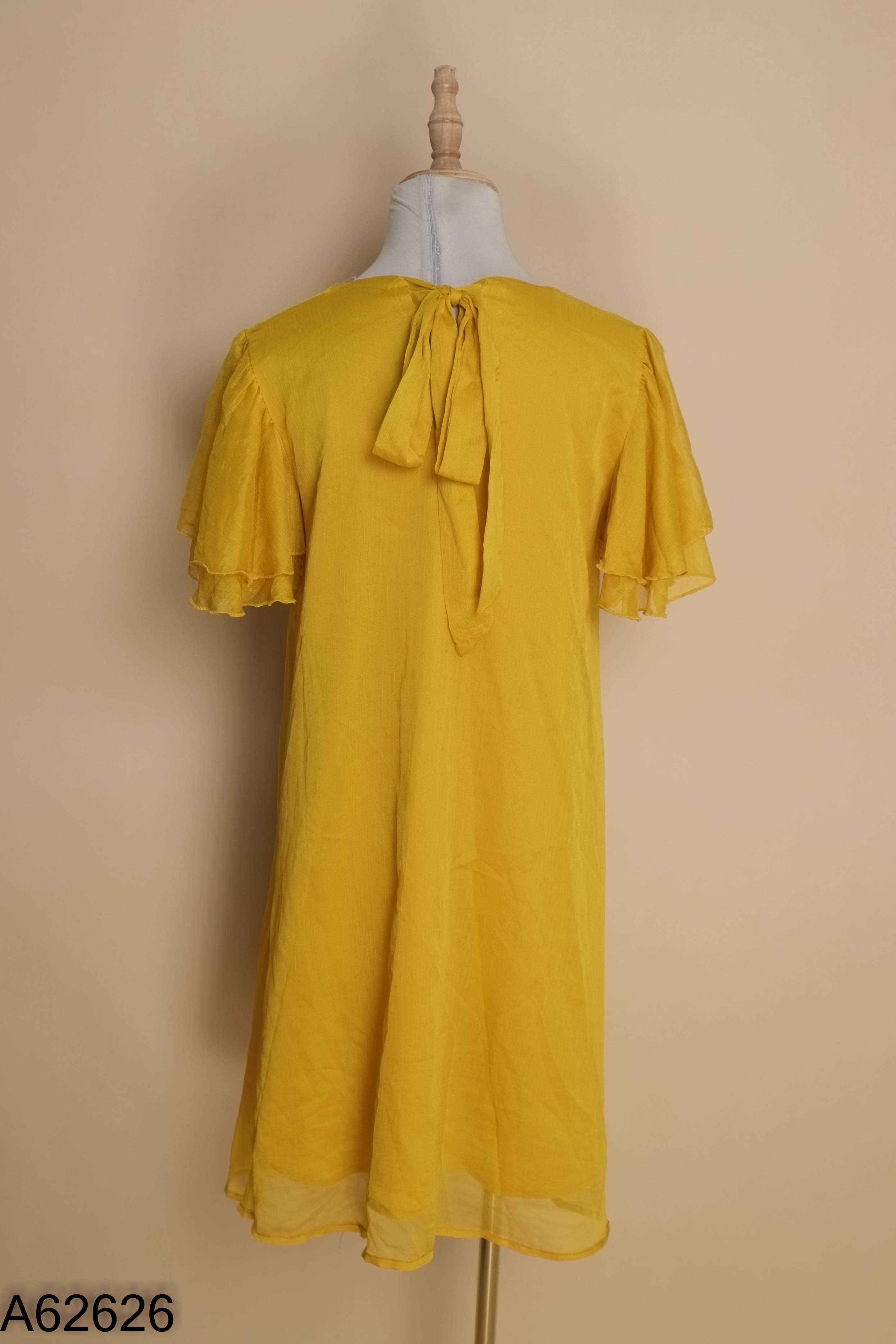 Váy chiffon vàng suông
