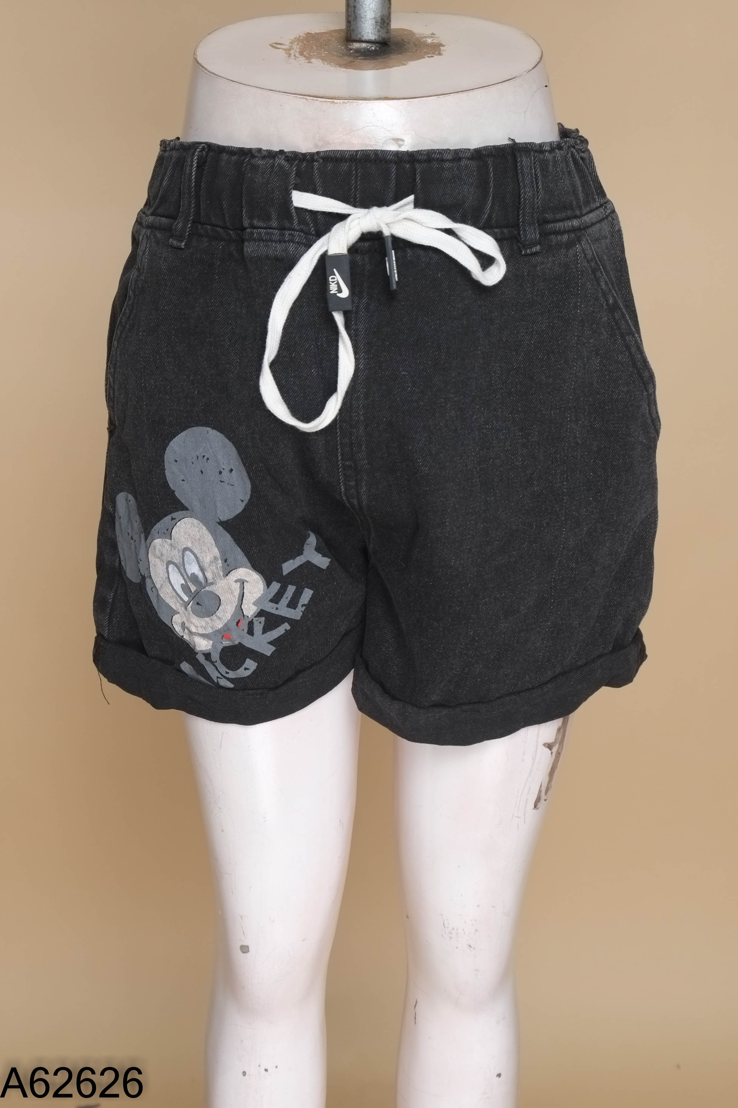 Quần shorts jeans xám mickey