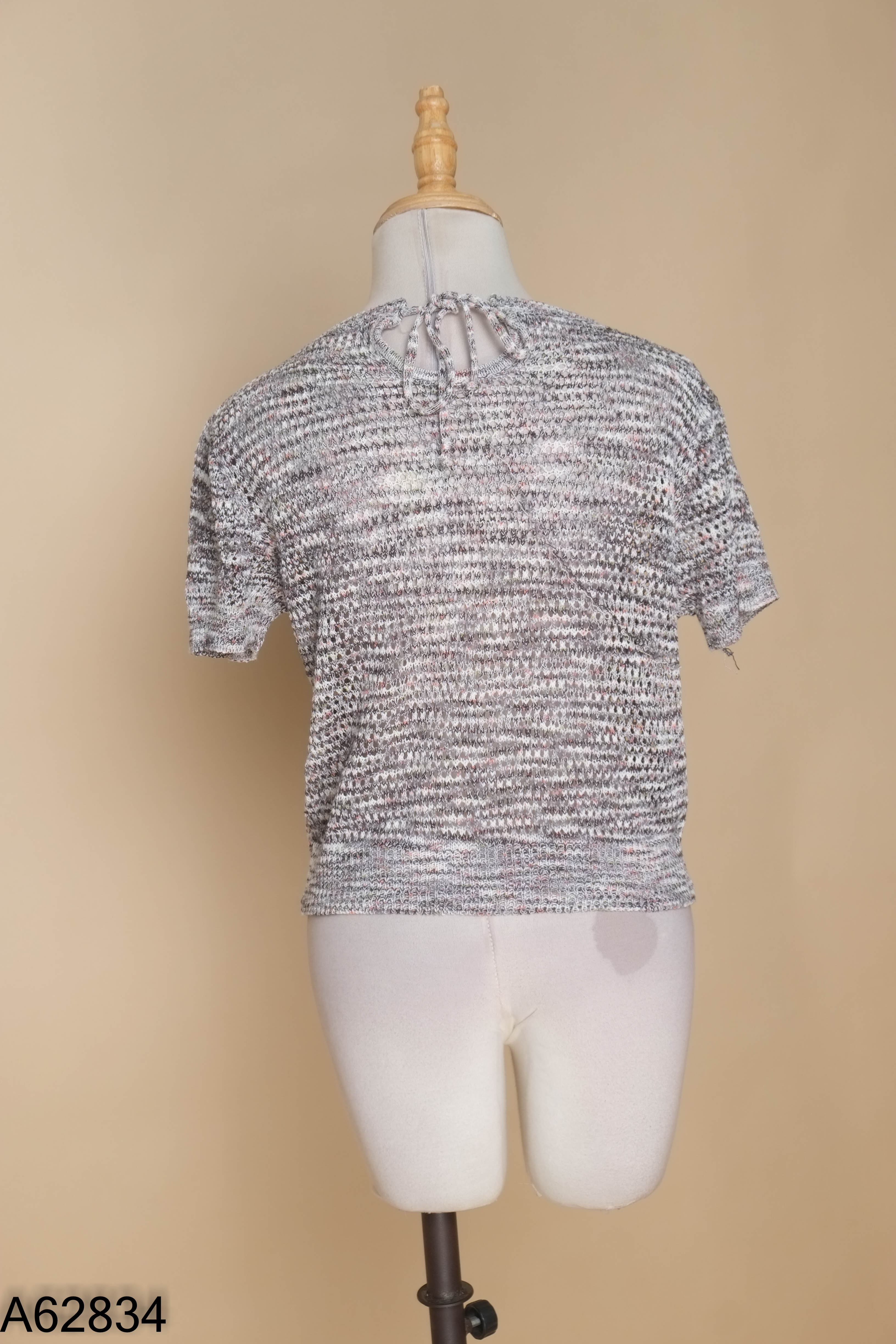 Áo đen lưới buộc dây
