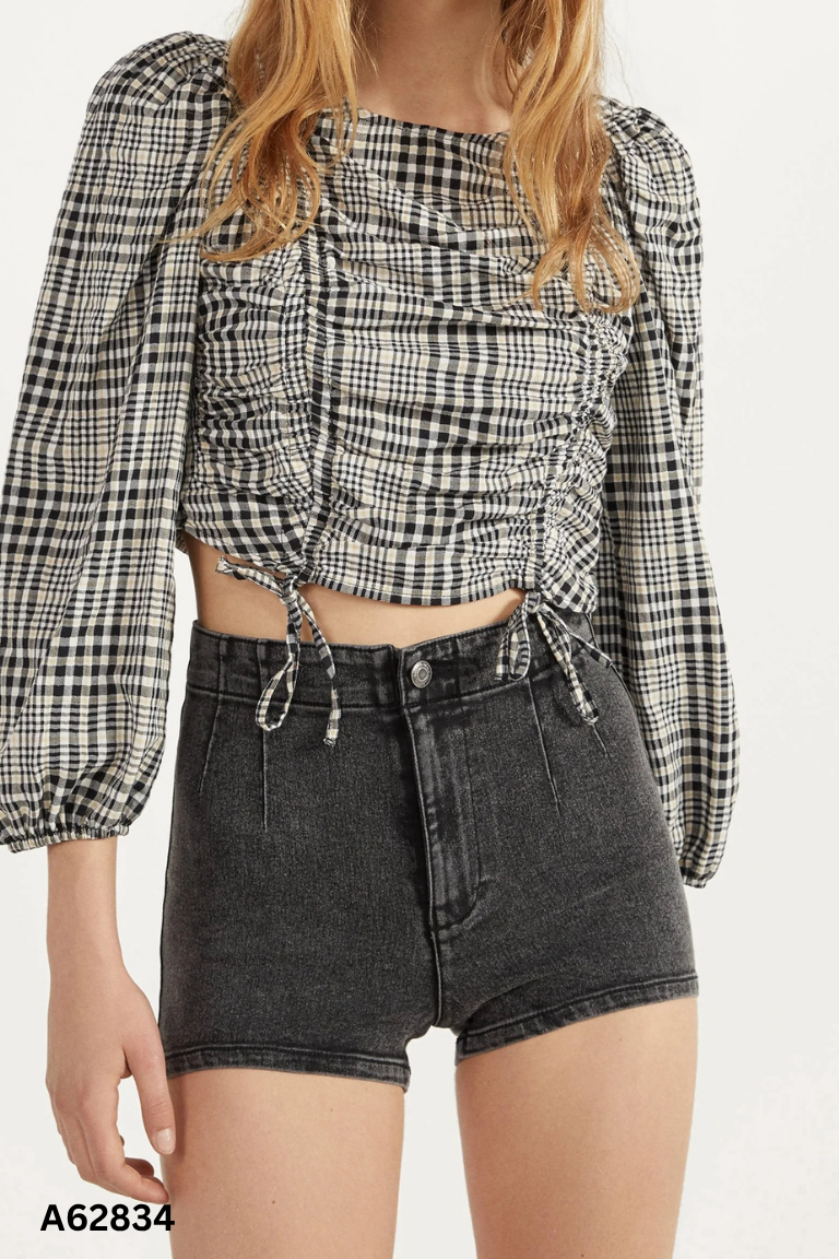 Áo đen BERSHKA kẻ caro rúm eo