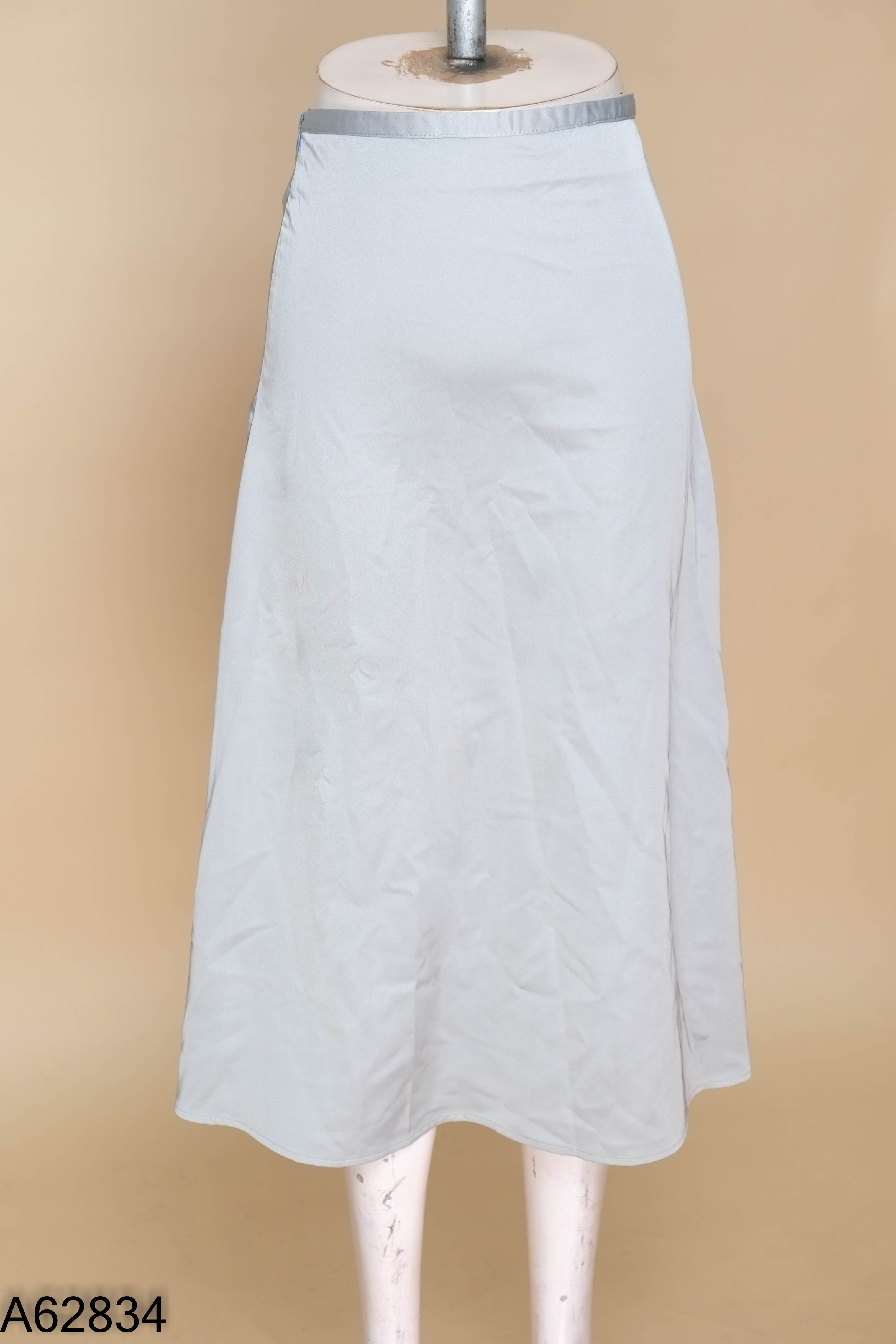Chân váy xám lụa trơn