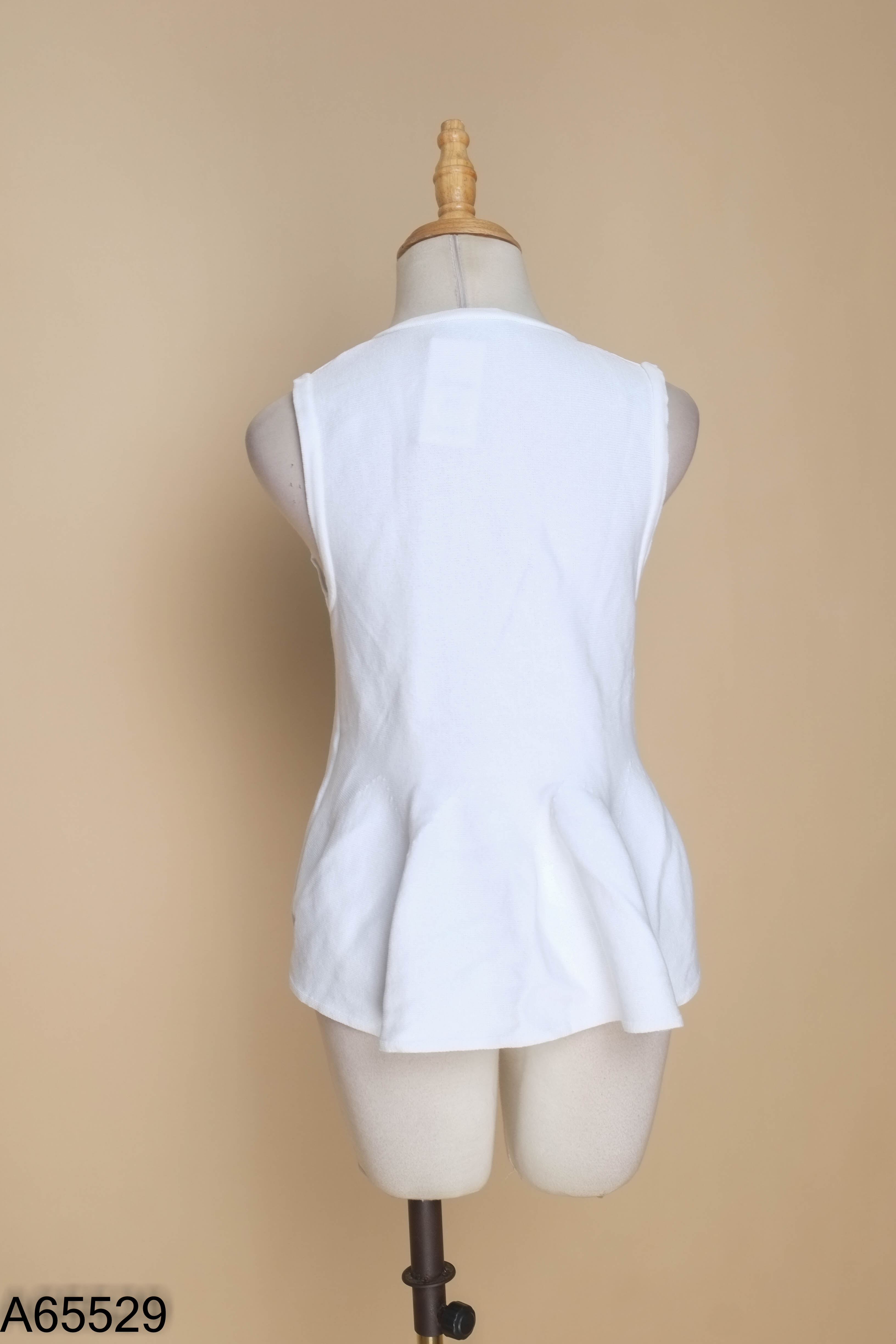 Áo len mongtoghi ZARA trắng phối cúc