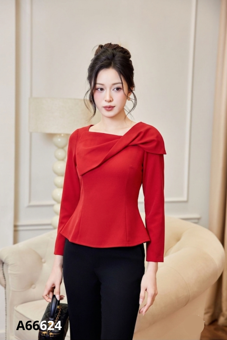 Áo đỏ cổ vuông xoắn nơ