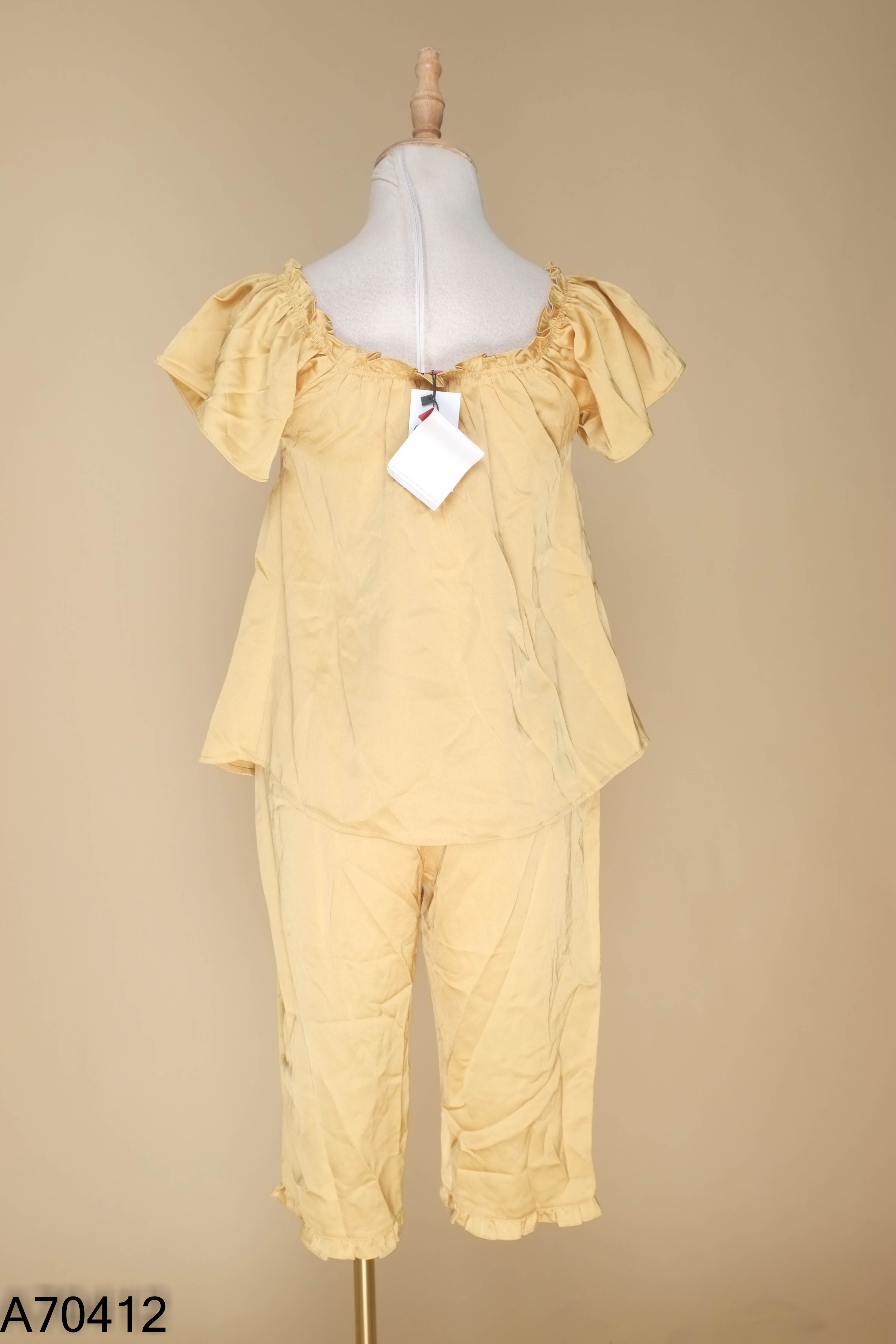 Set áo + quần lụa vàng