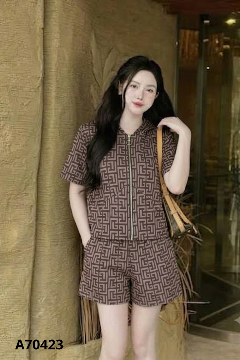 NEWTAG Set nâu họa tiết áo khoác + quần shorts