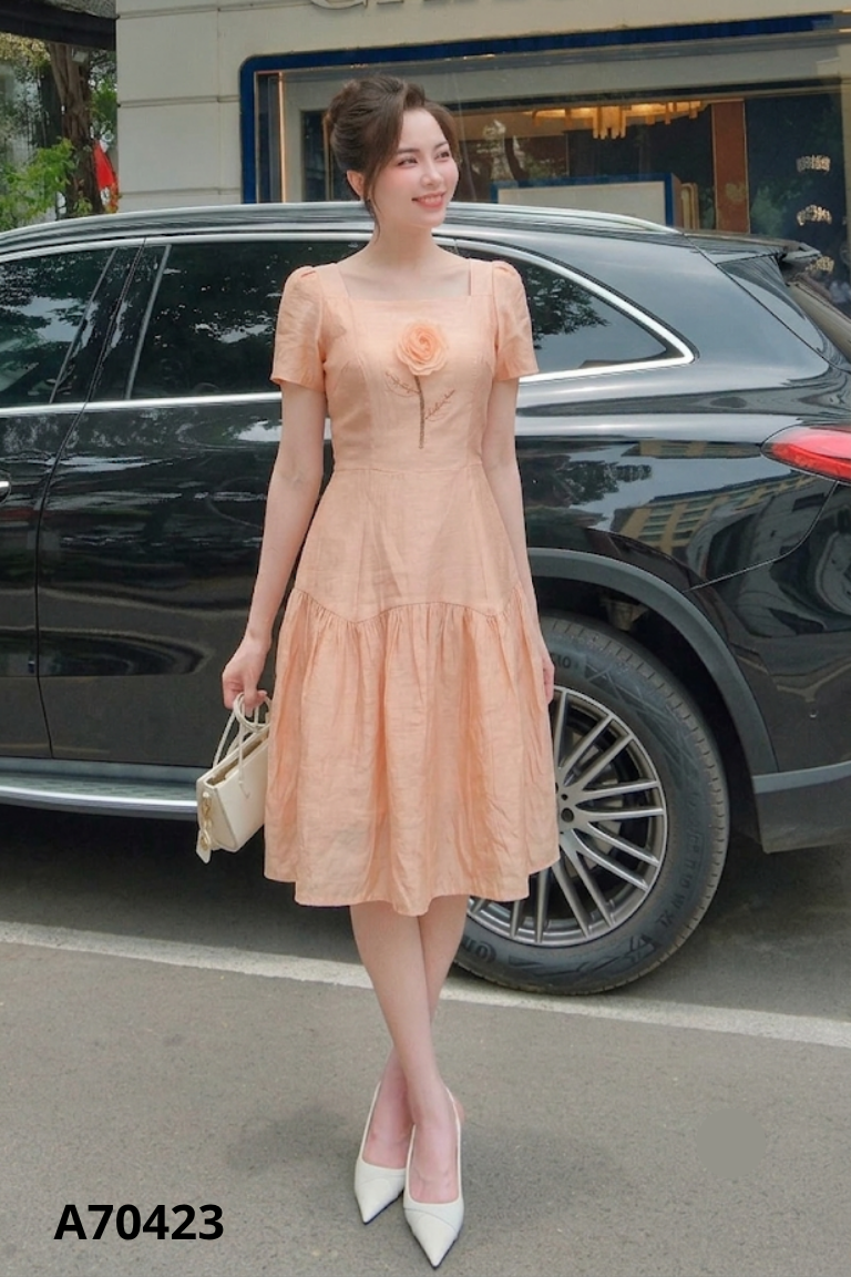 Váy GINNY cam nhạt cổ vuông