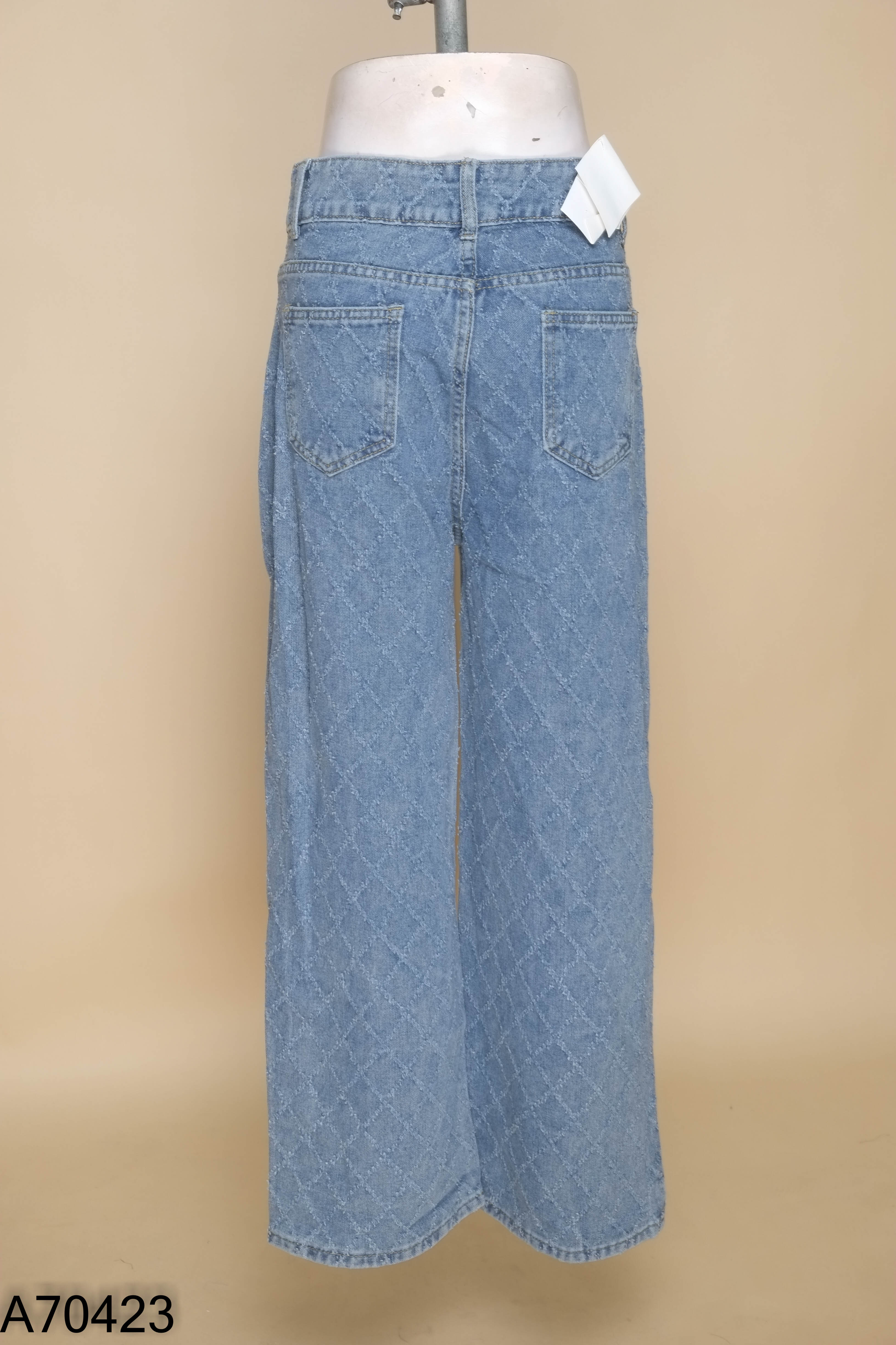 NEW Quần jeans xanh họa tiết tua rua
