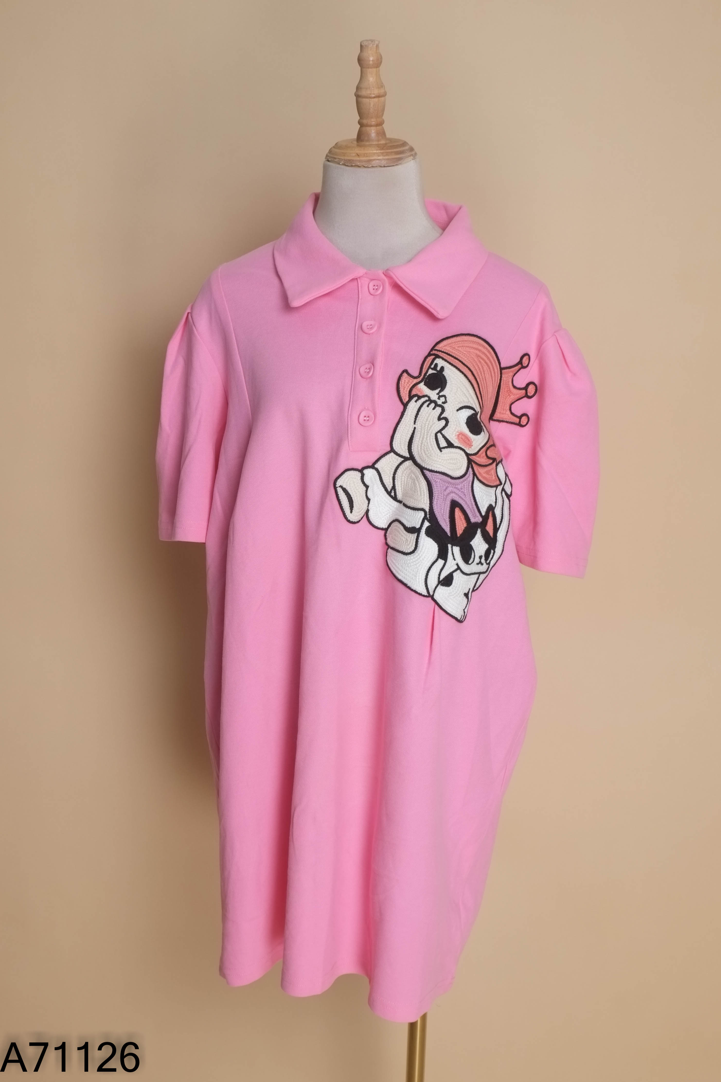Váy hồng cổ polo hình cô bé
