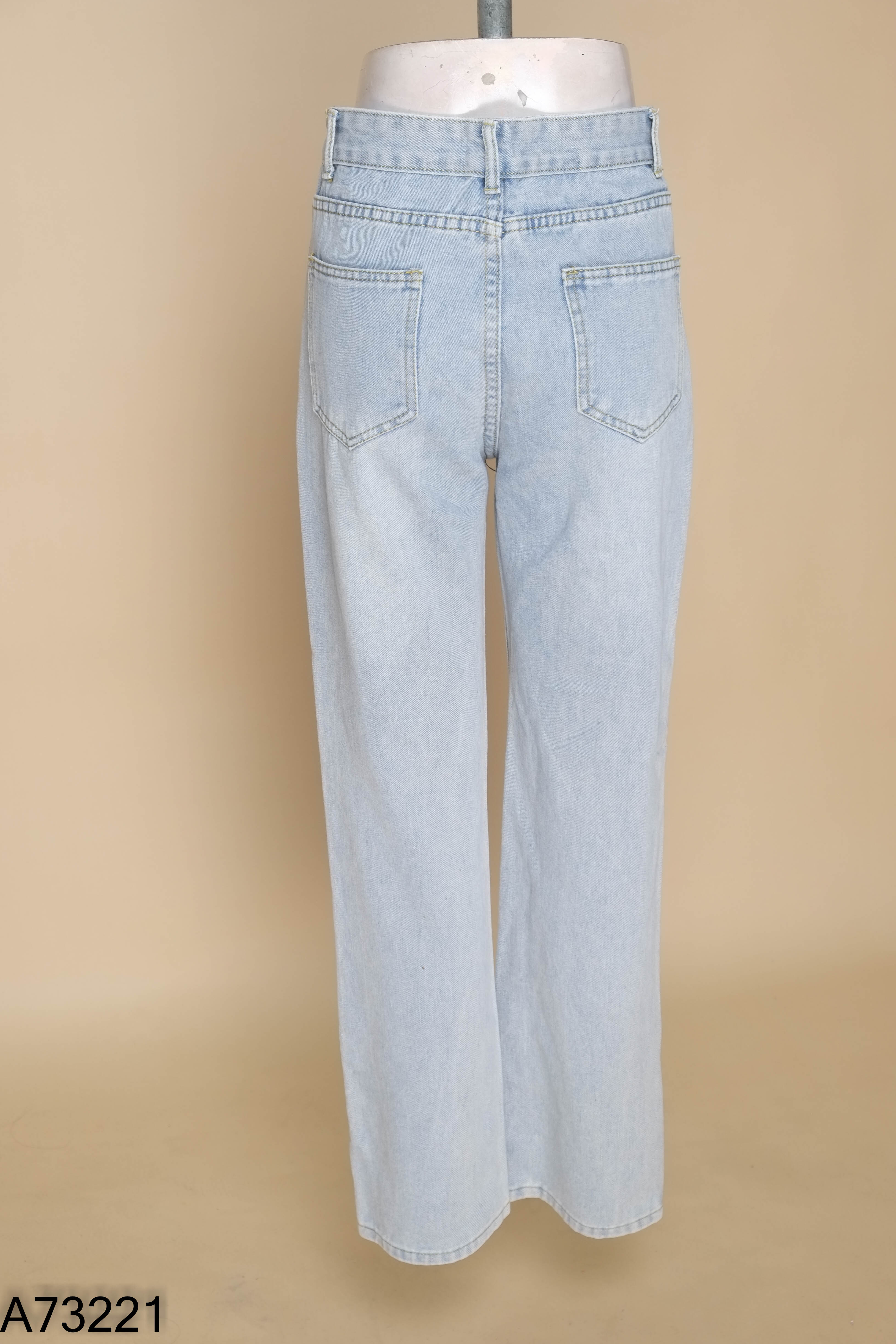 Quần jeans trơn xanh nhạt