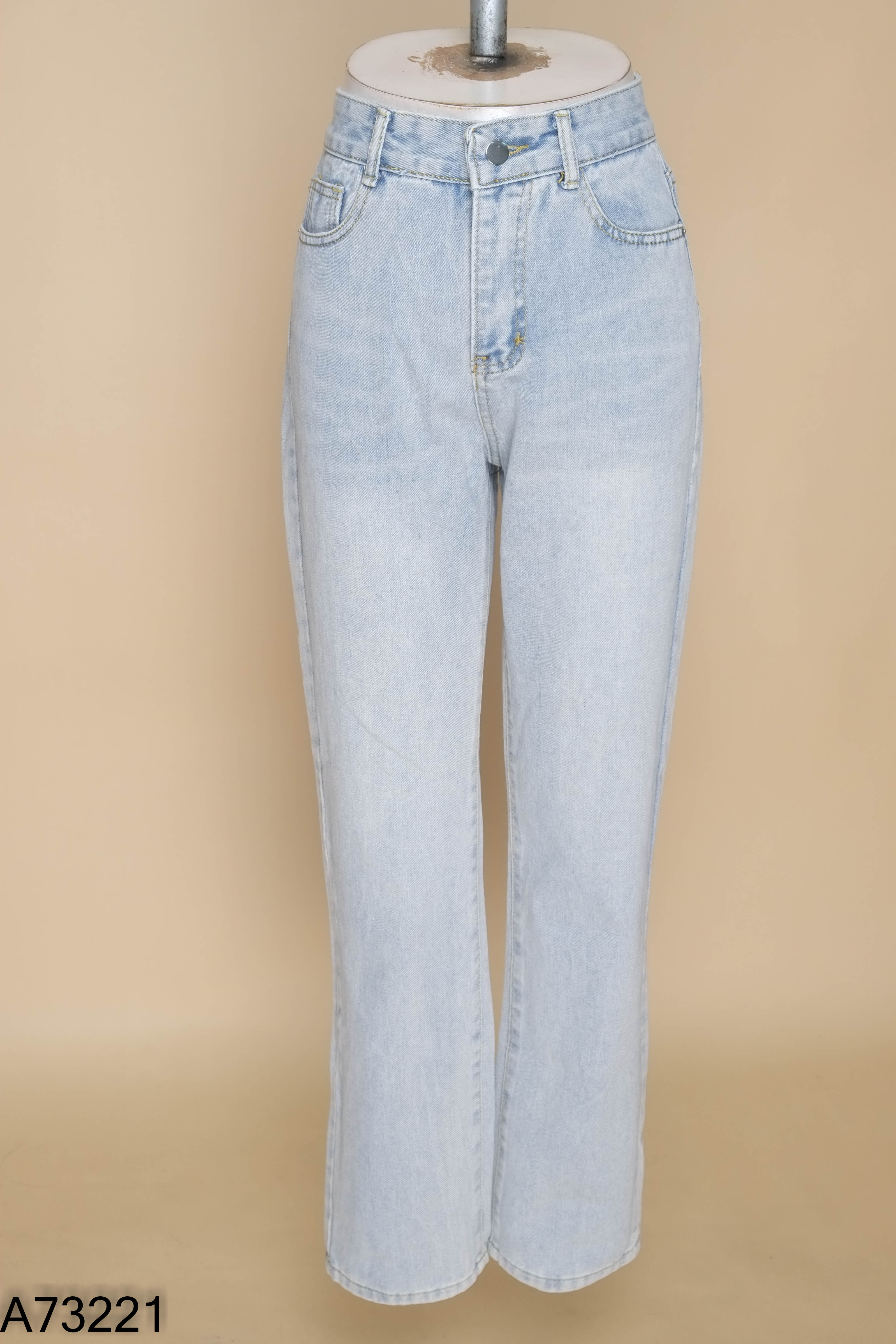 Quần jeans trơn xanh nhạt