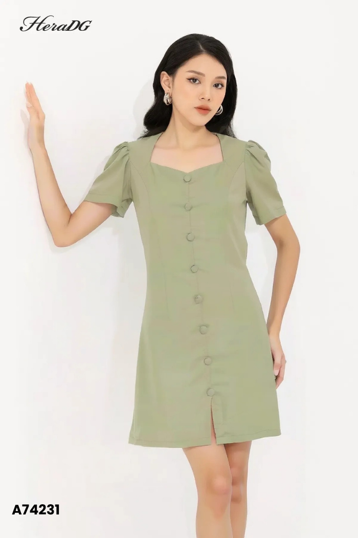 Váy BLUE-CHIC xanh lá cổ vuông
