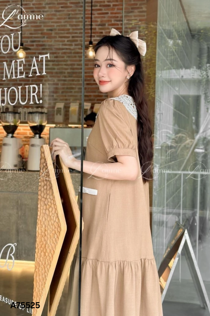 Váy nâu LAMME cổ sen be đính đá
