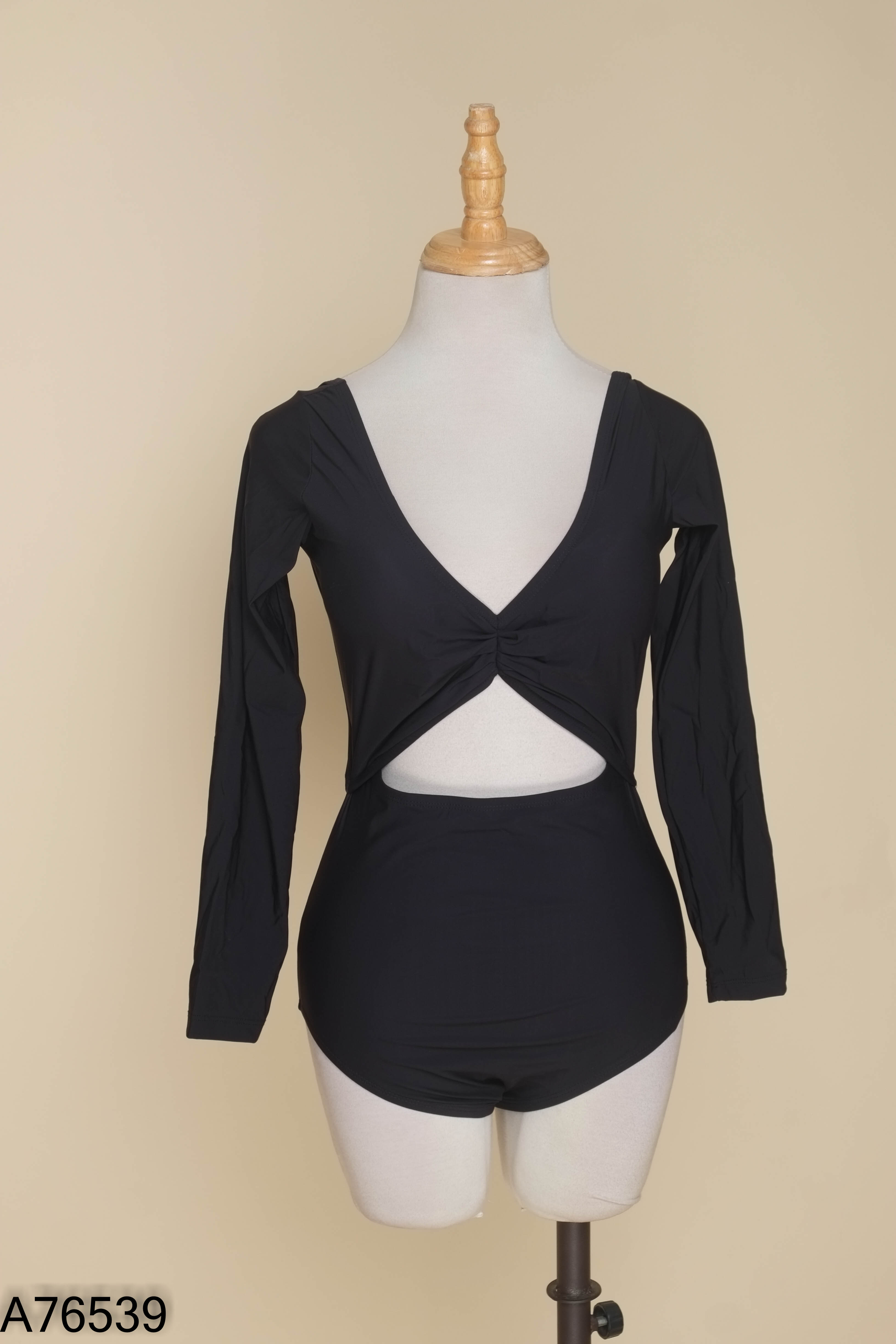 NEWTAG Jumpsuit đen trơn