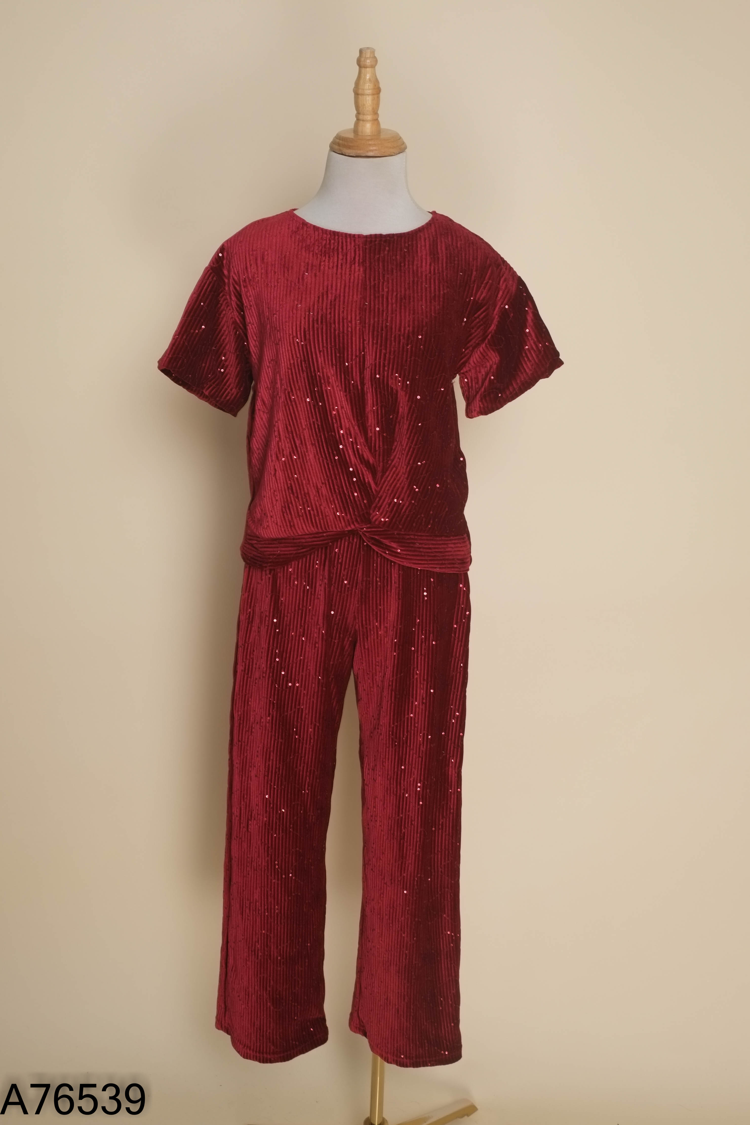 Set áo + quần ZARA nhung đỏ đính kim sa