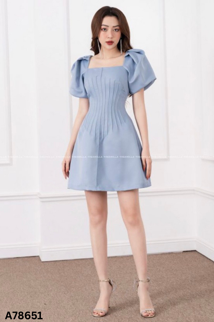 Váy THE SHILLA xanh cổ vuông