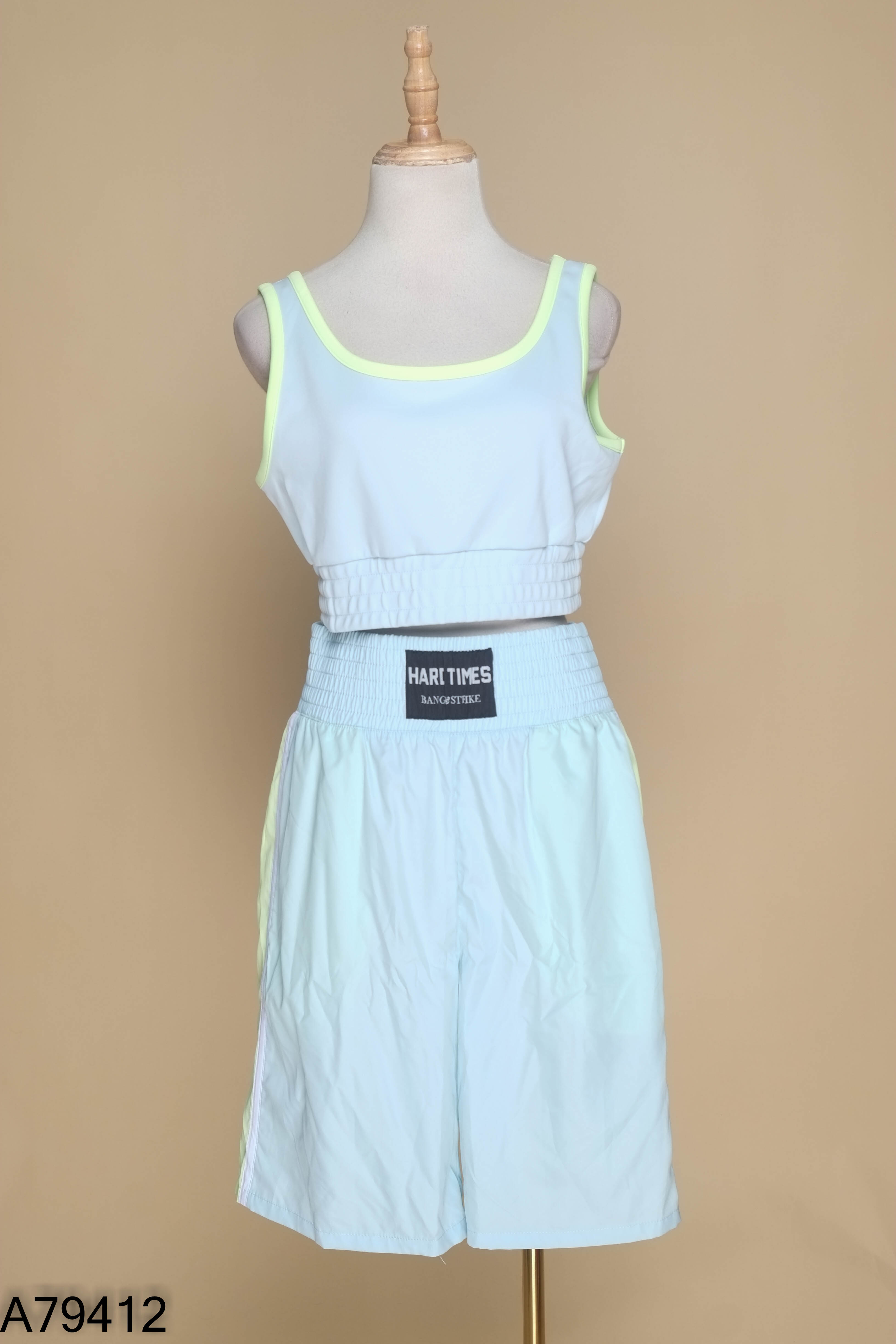 Set HM áo tập + quần shorts