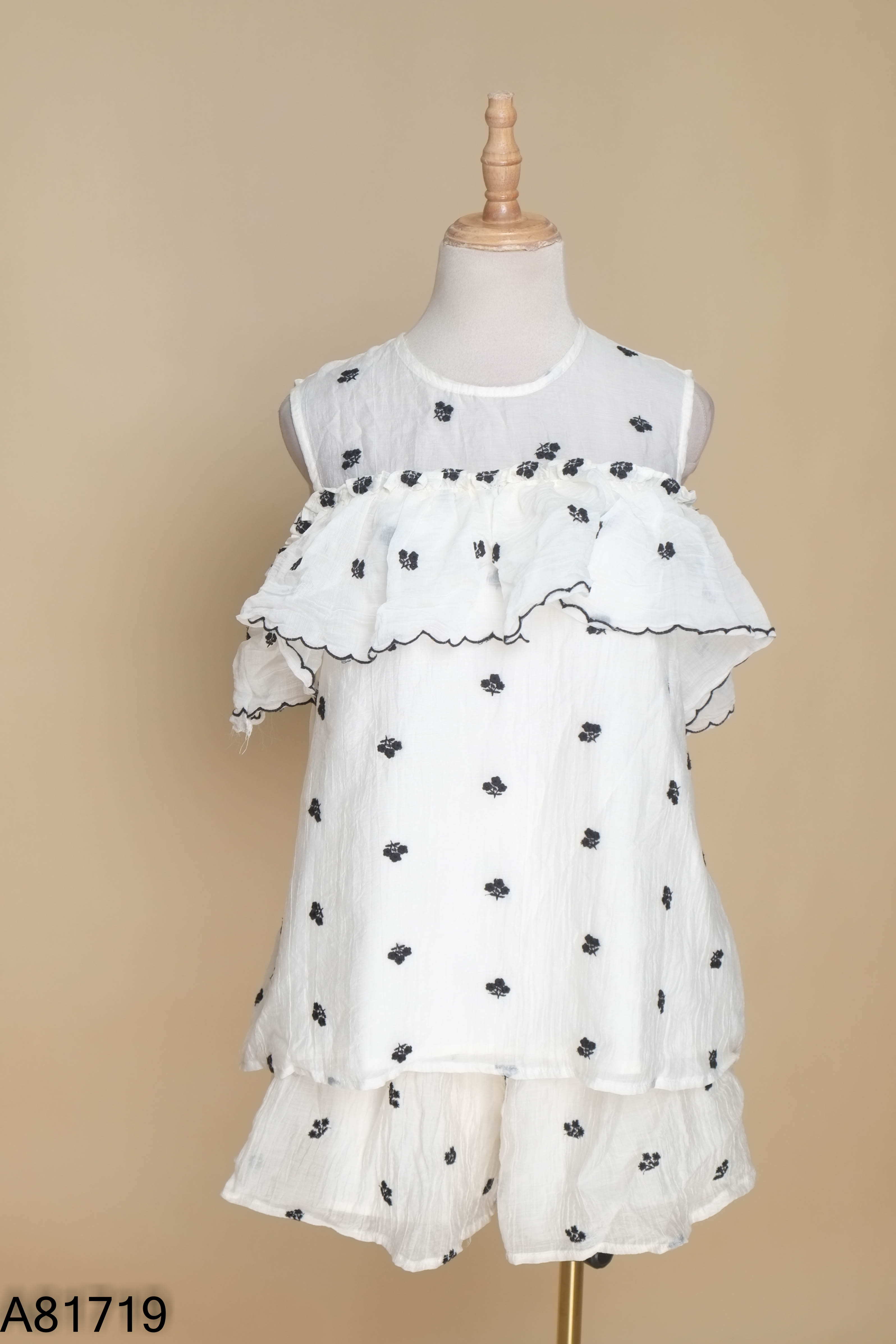 Set Áo tơ be MINZ hoa đen + quần shorts