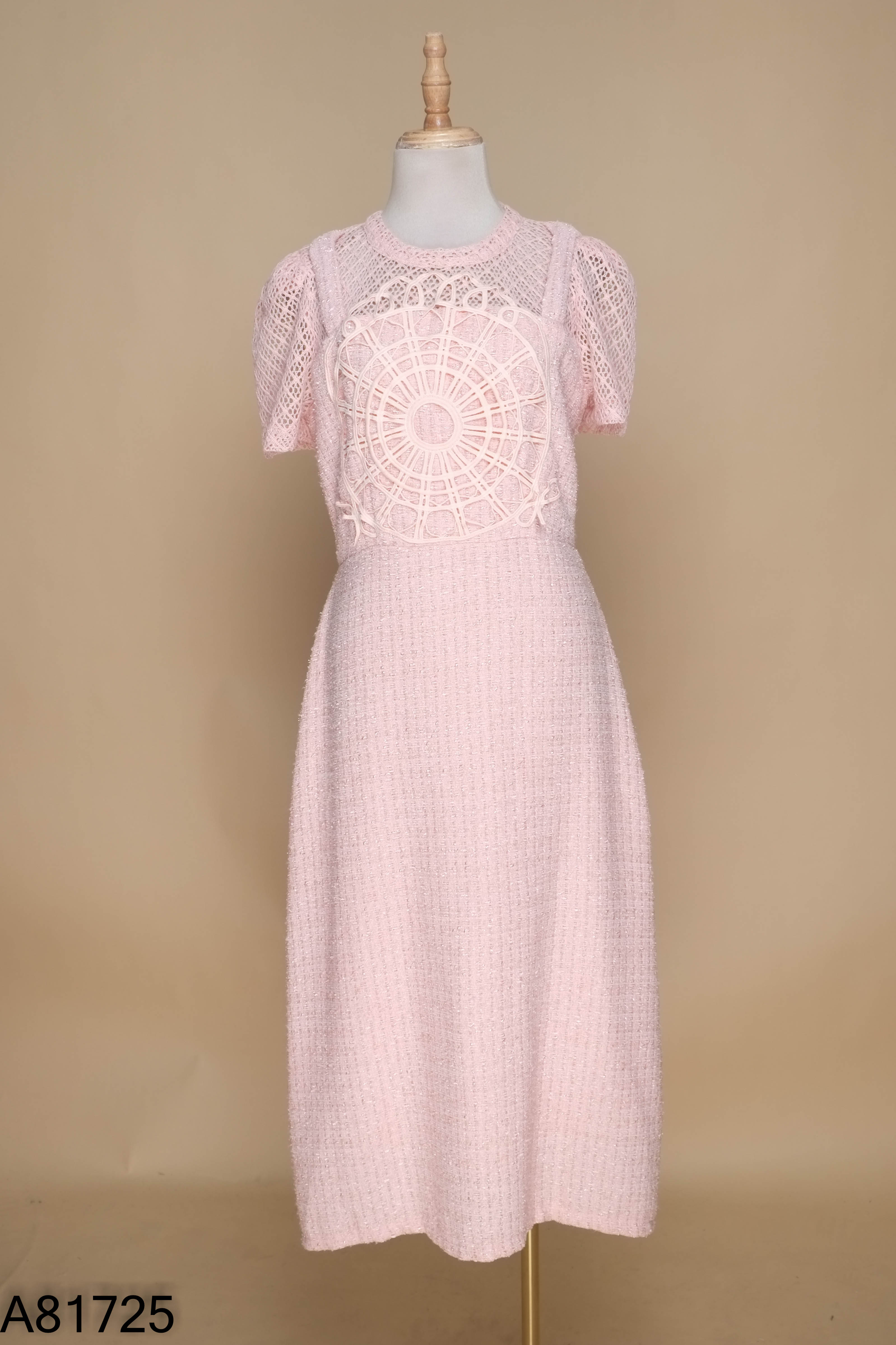 Váy dạ hồng phối ren
