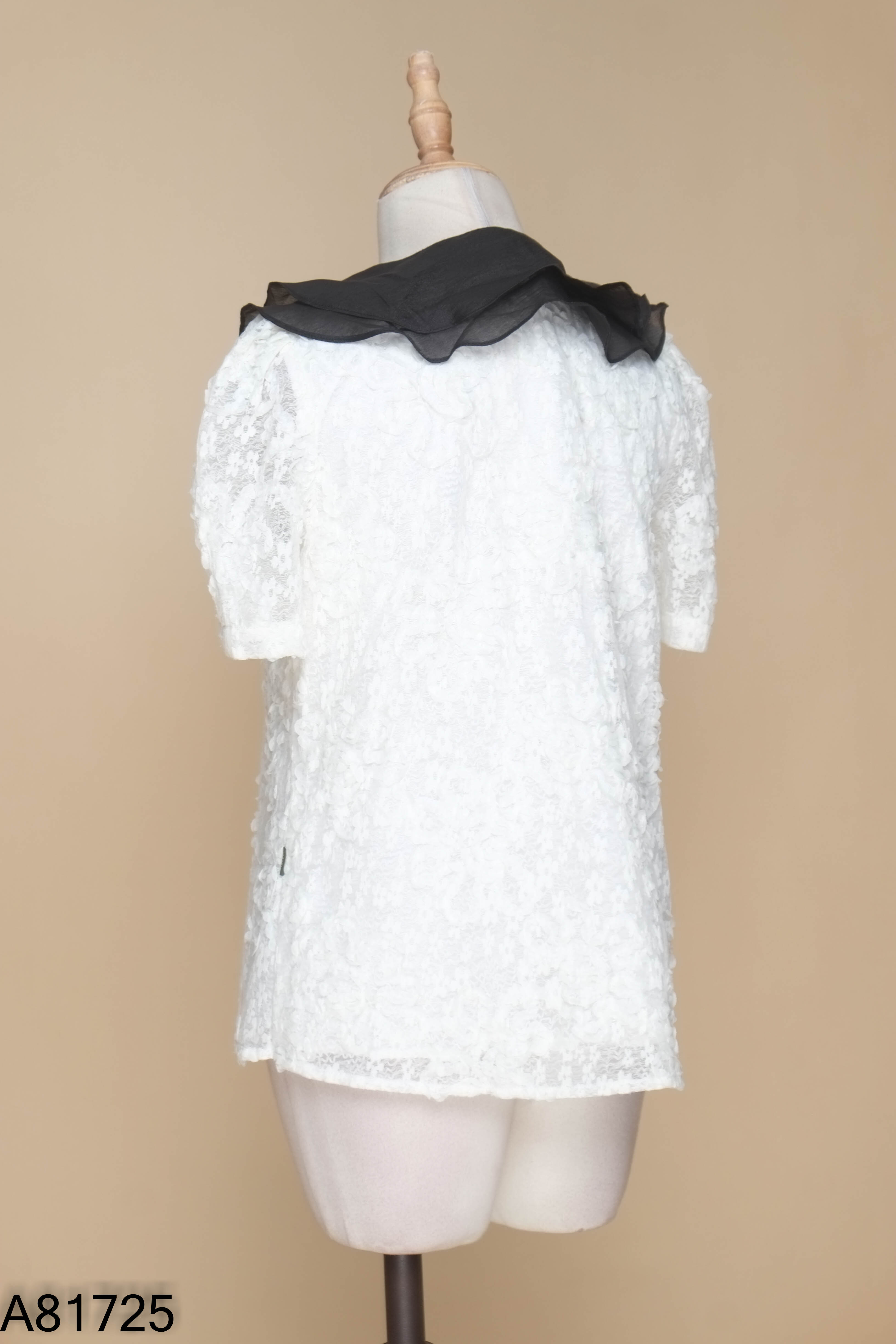 Áo ren be DAISY cổ đen