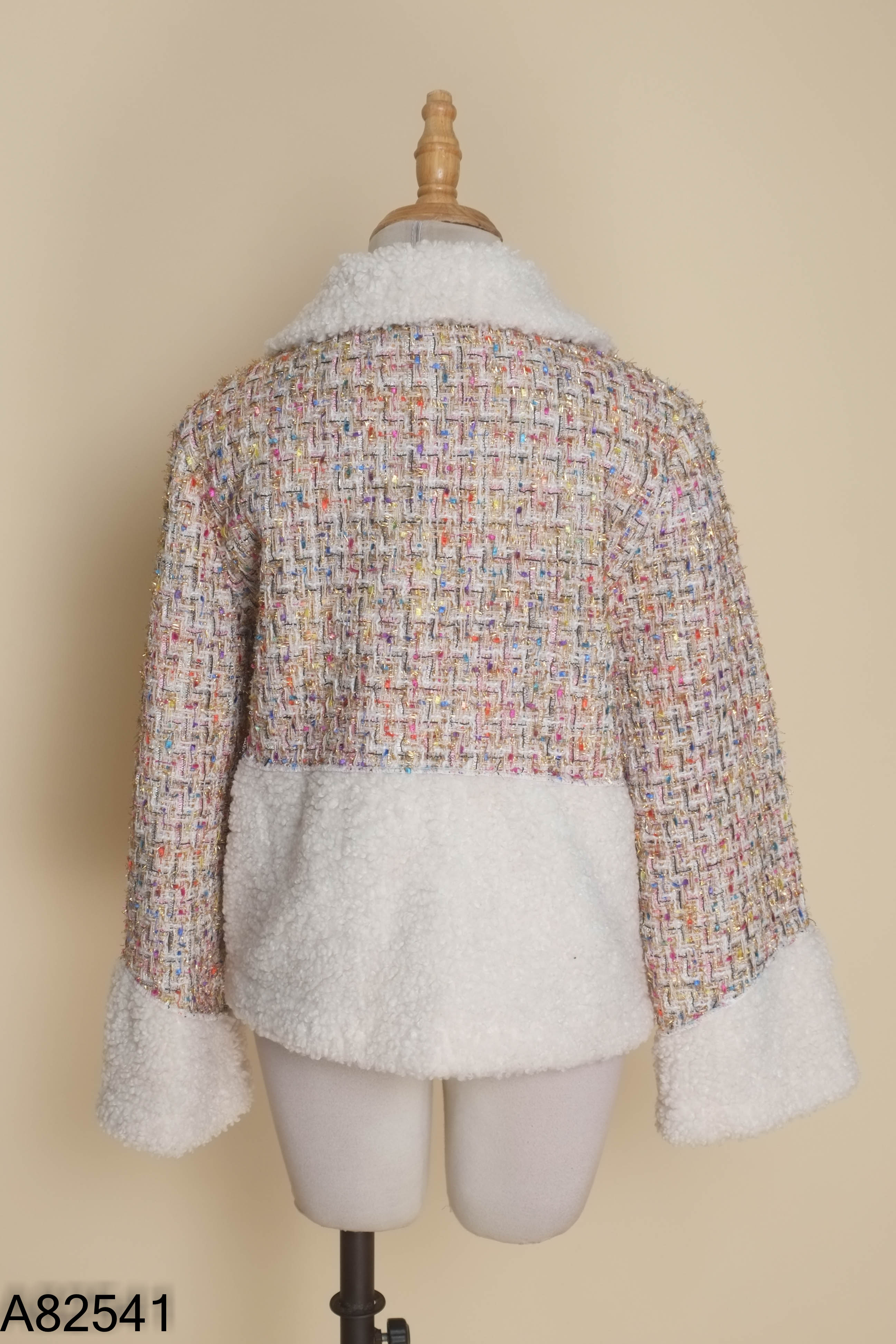 Áo khoác bông be phối tweed màu sắc
