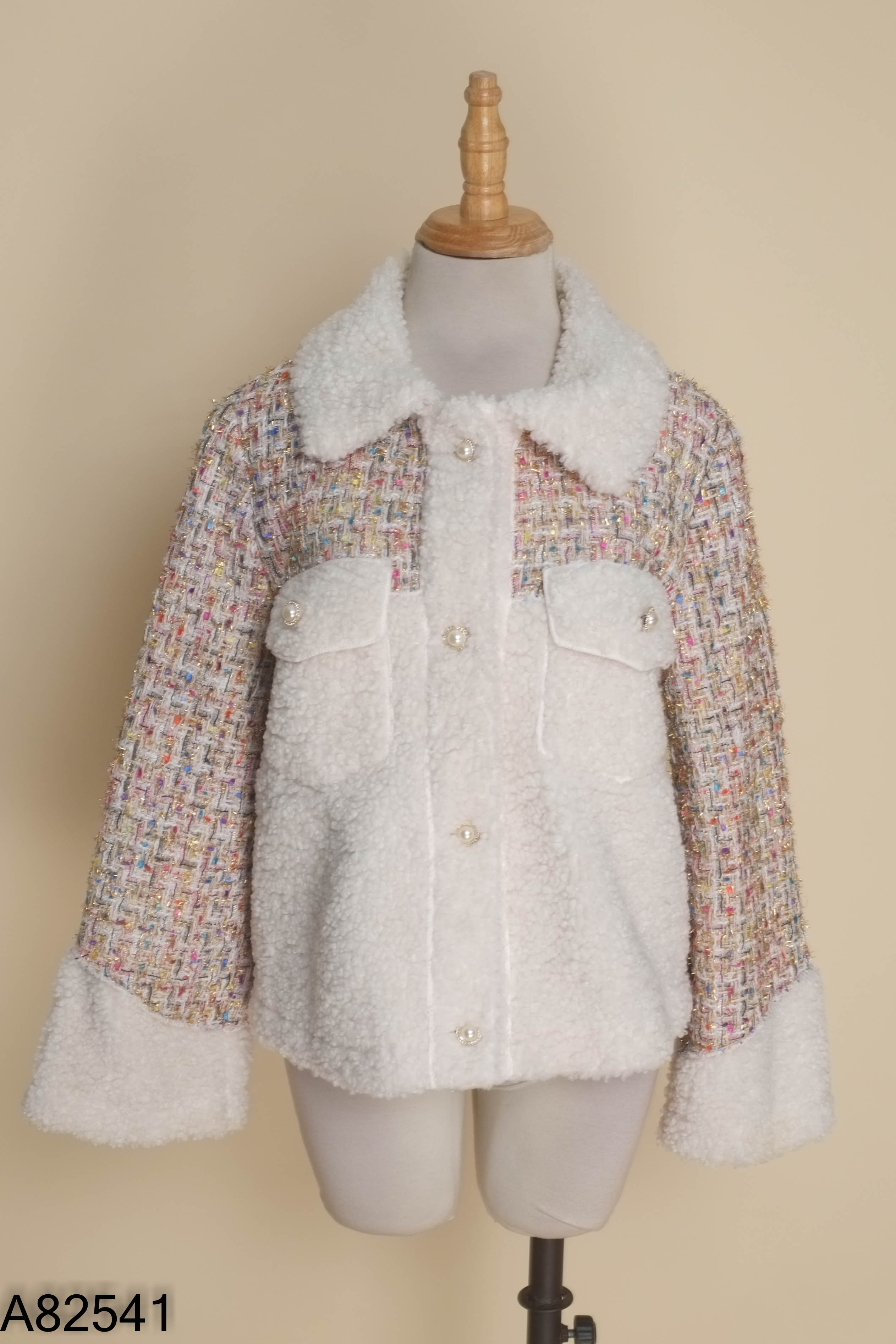 Áo khoác bông be phối tweed màu sắc