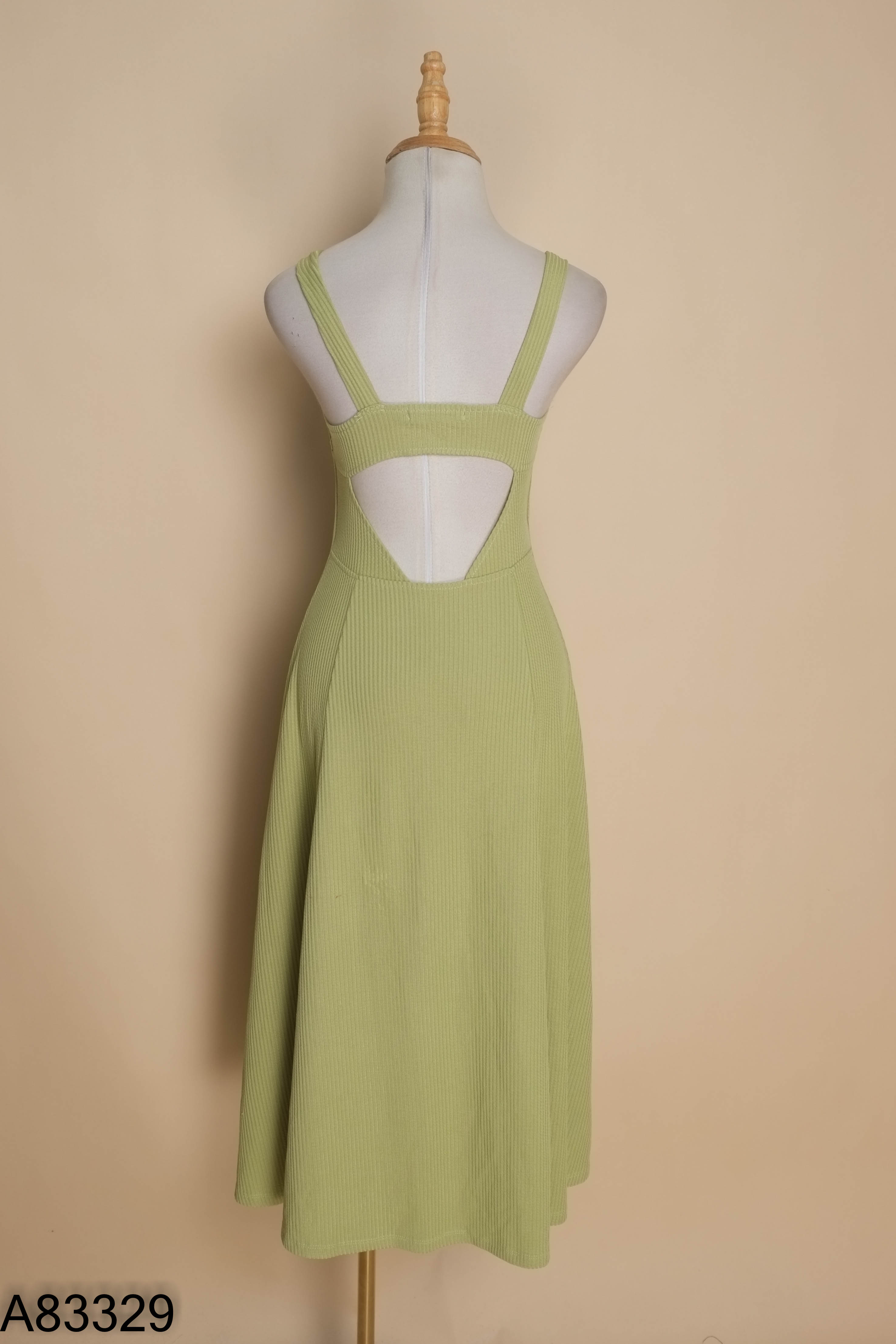 Váy hai dây xanh cốm LA BOUTIQUE hở lưng