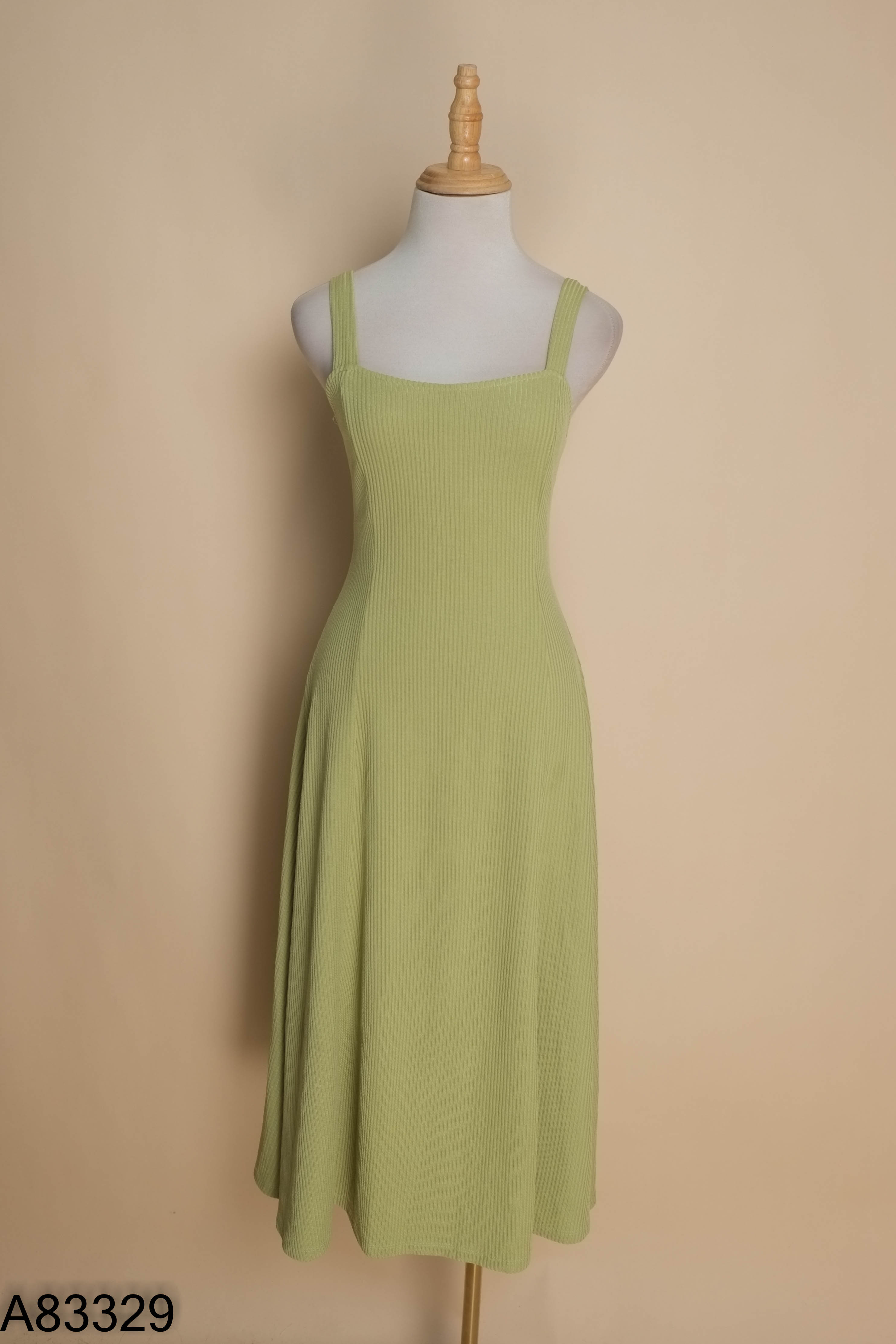 Váy hai dây xanh cốm LA BOUTIQUE hở lưng