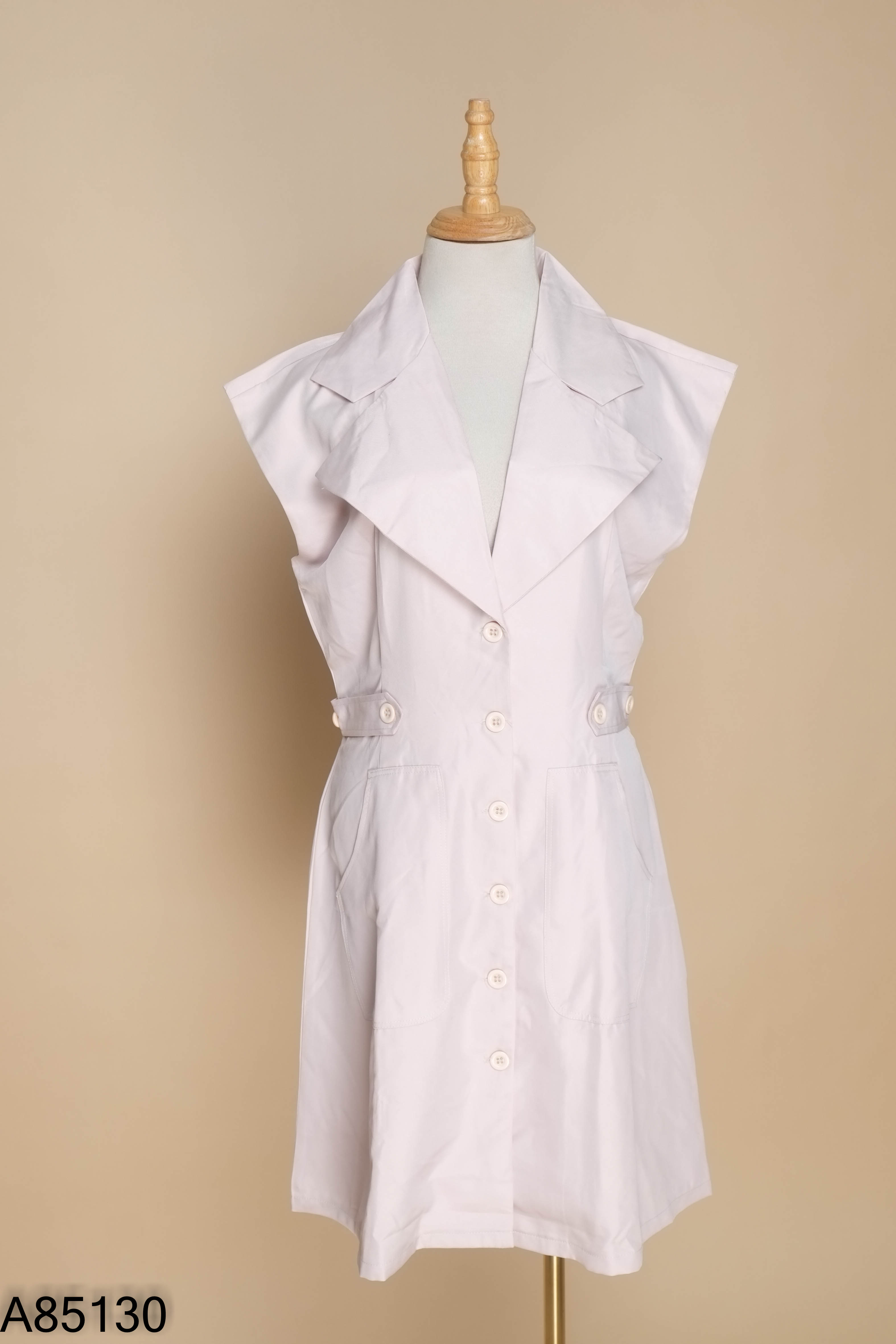 Váy NGADO be cổ vest