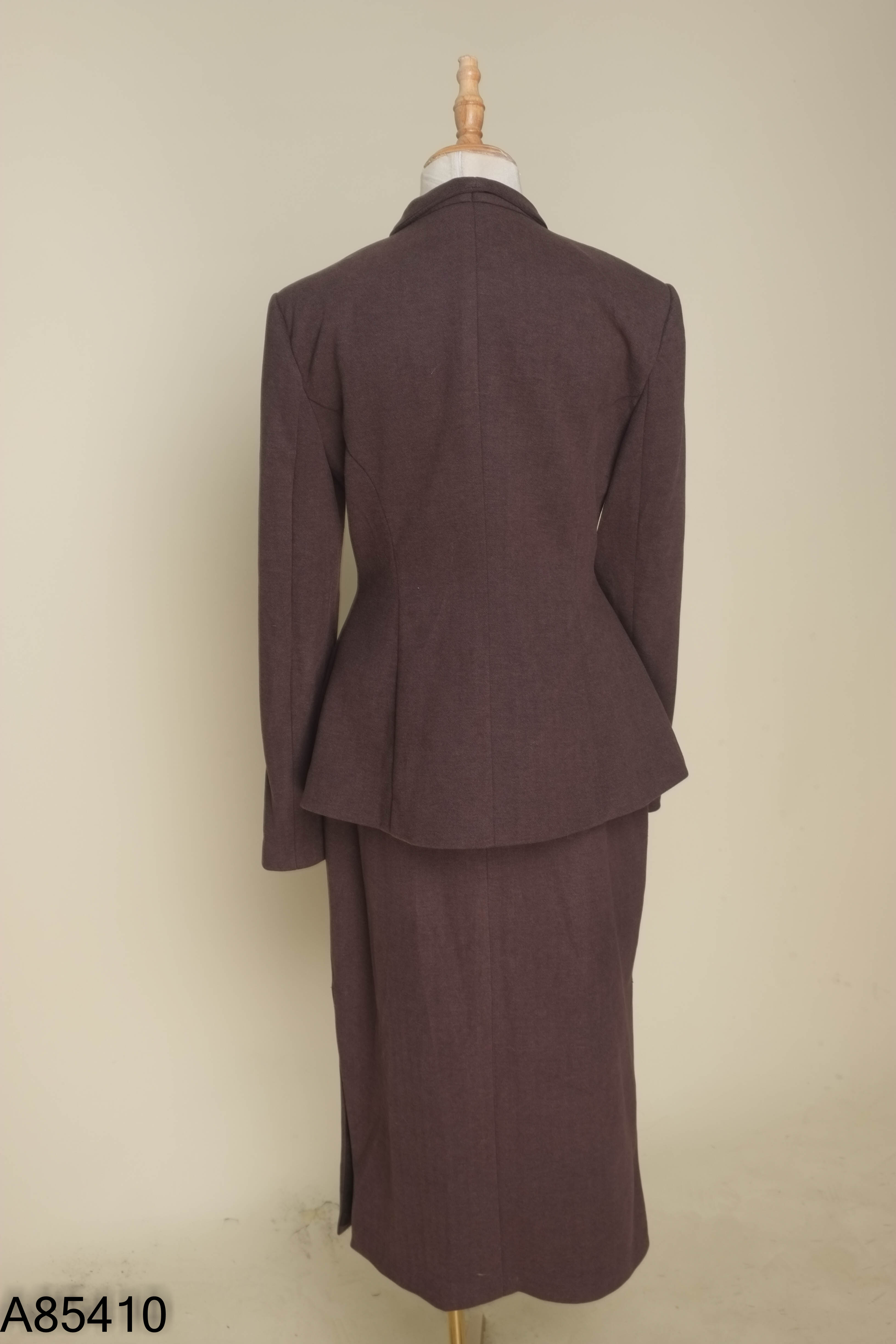 Set Áo blazer ME DESIGN nâu + chân váy