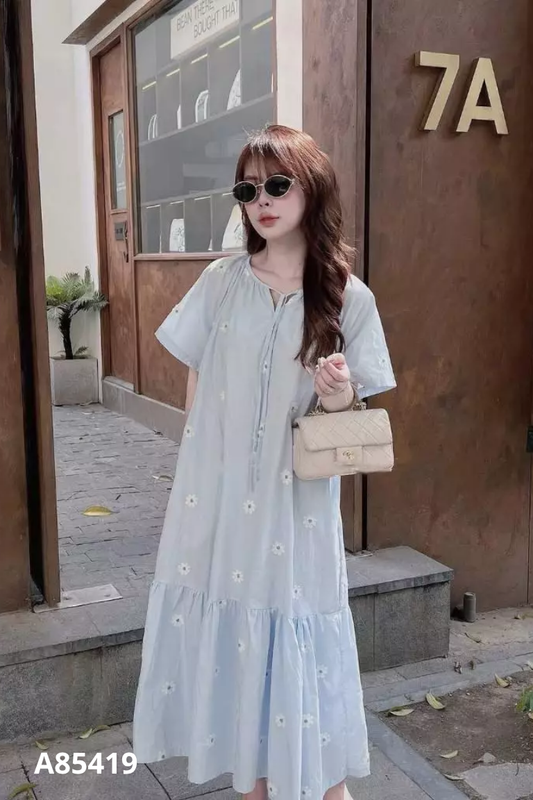Váy LAREN xanh suông thêu hoa
