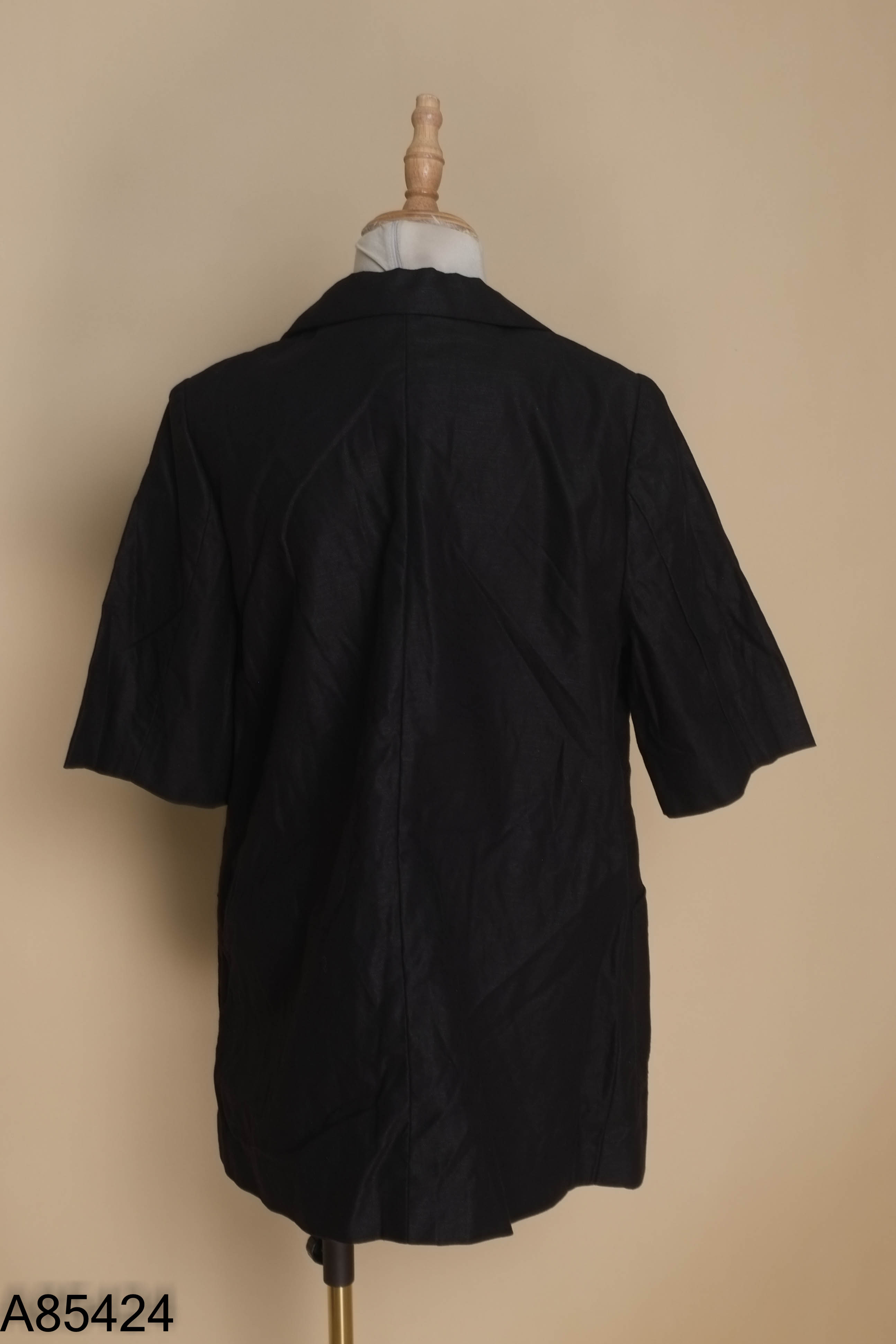 Áo khoác linen đen cổ vest