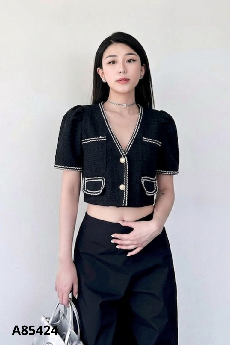 Áo TÍ NGOAN đen viền trắng