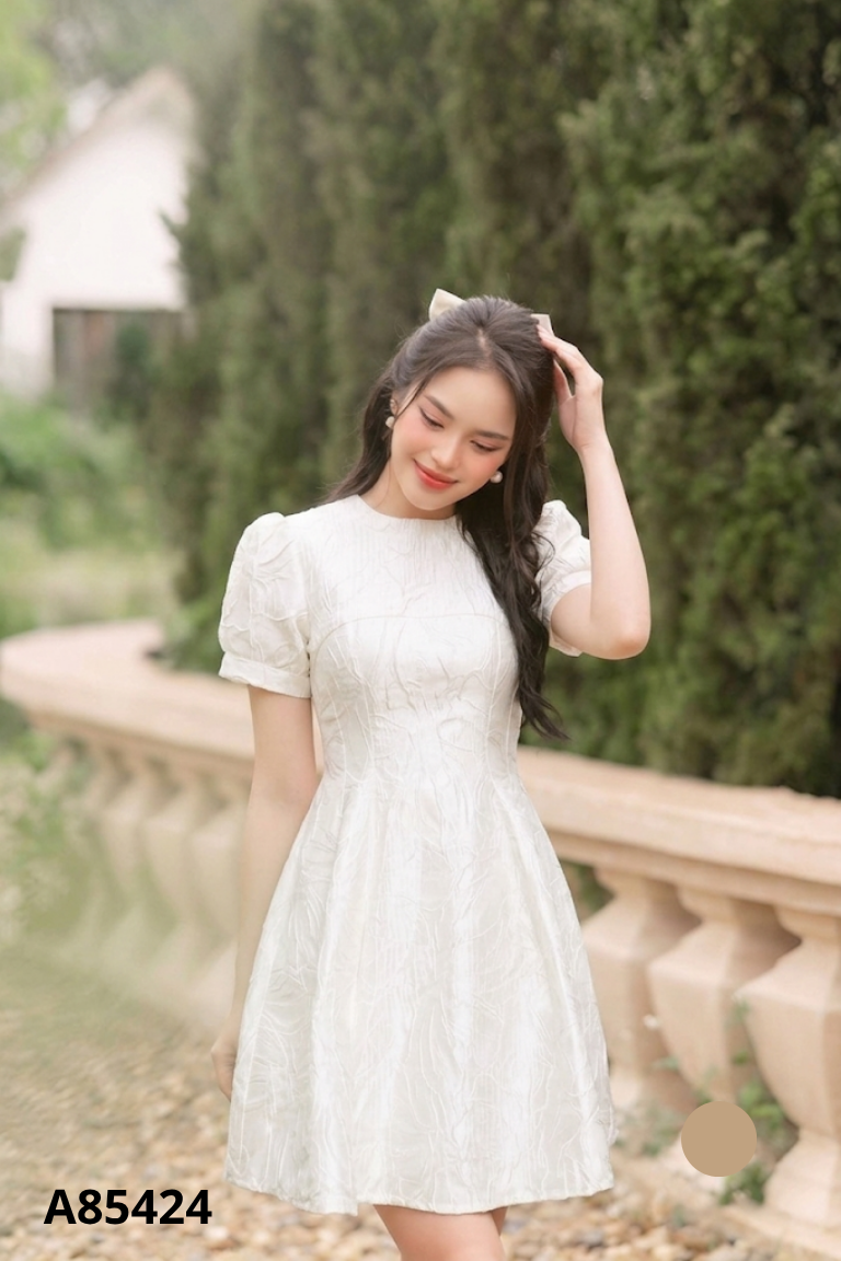 Váy taffa be họa tiết hoa
