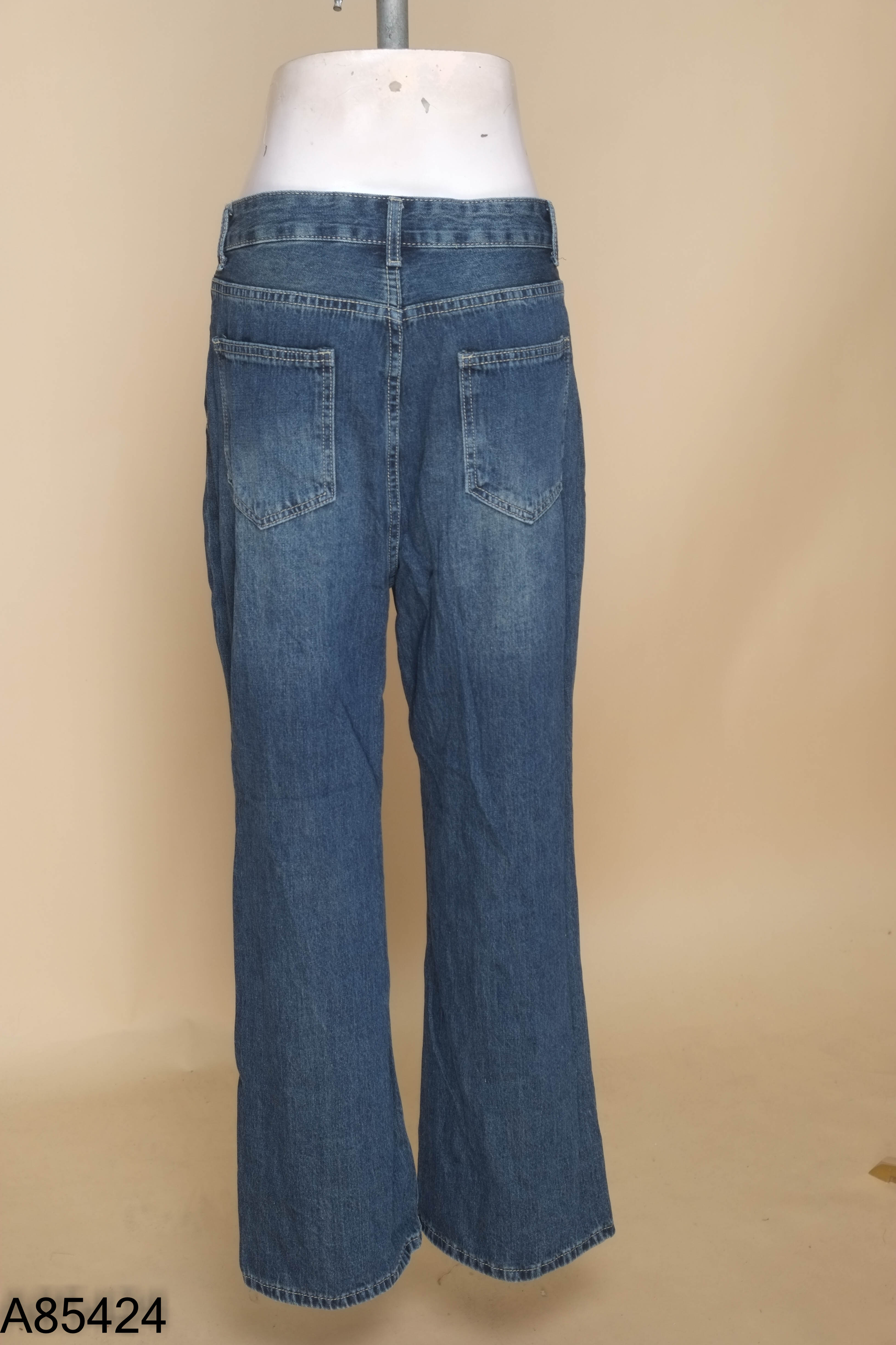 Quần jeans xanh ống suông