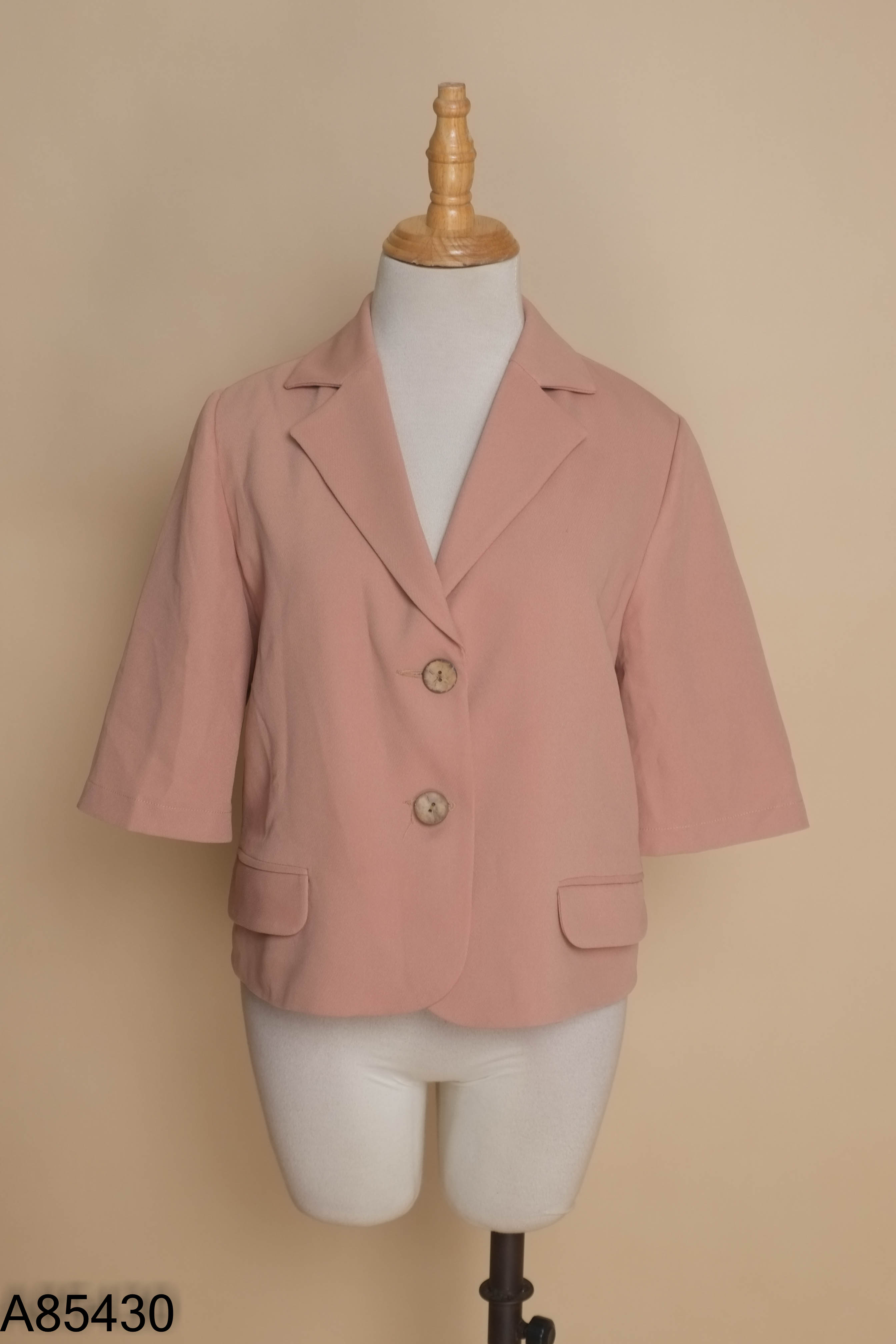 Áo nâu be cổ vest tay lỡ