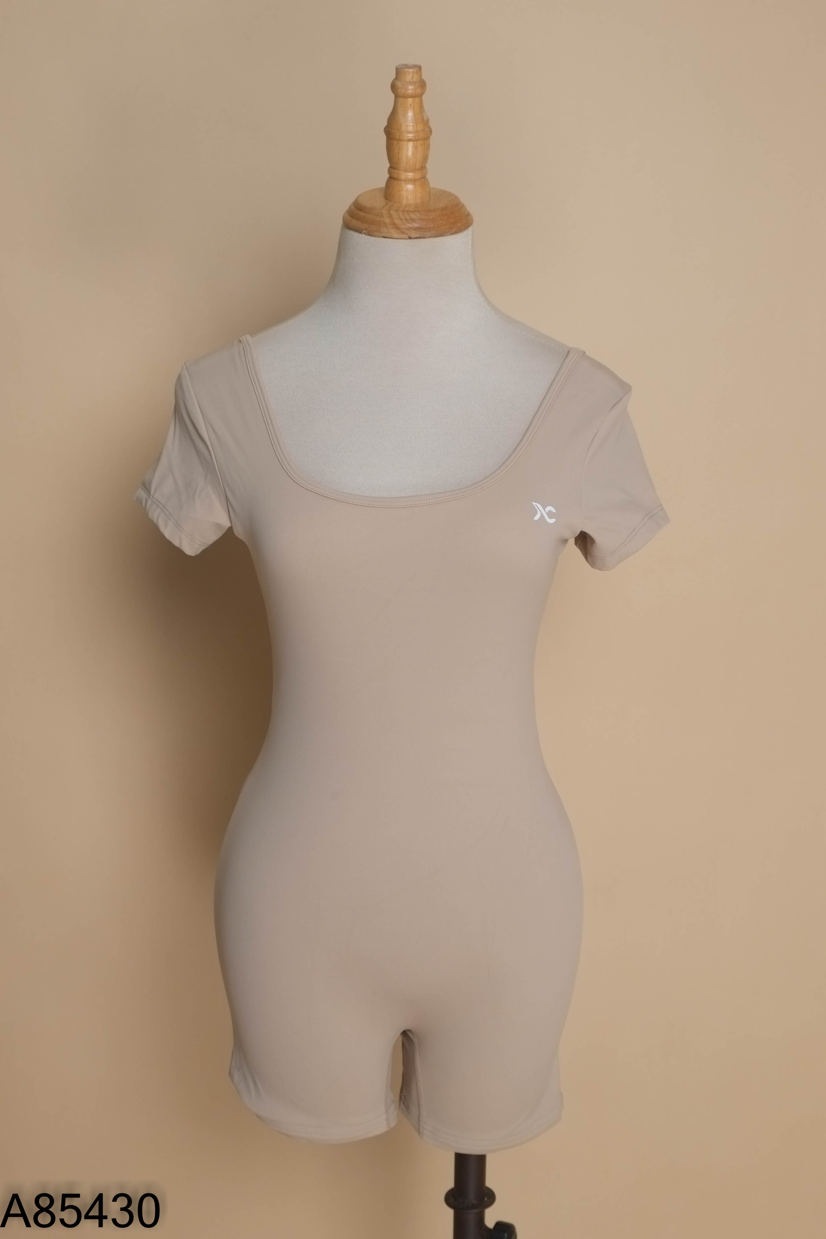 Bodysuits be in chữ