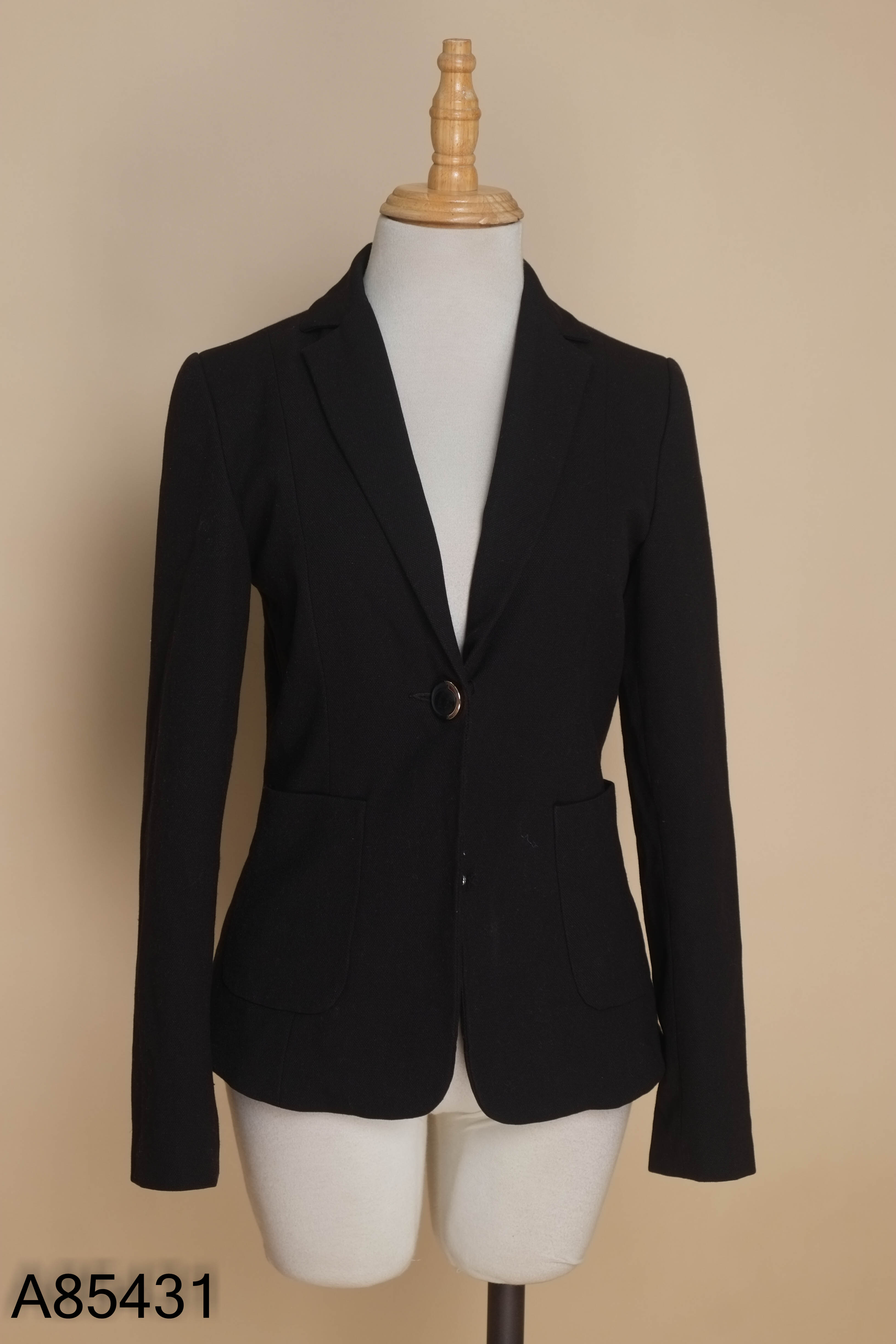Áo blazer đen trơn