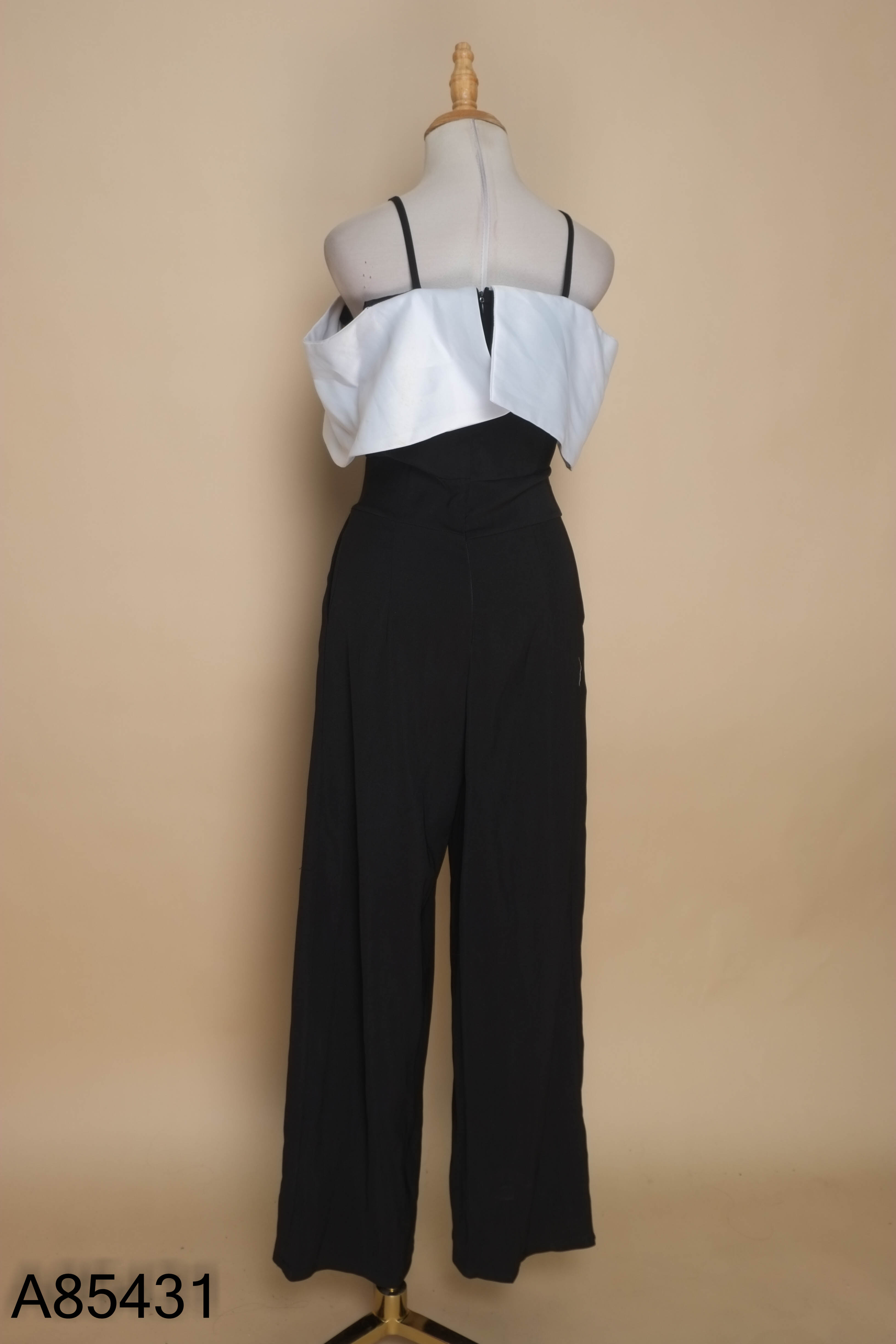 Jumpsuit đen hai dây mix trắng