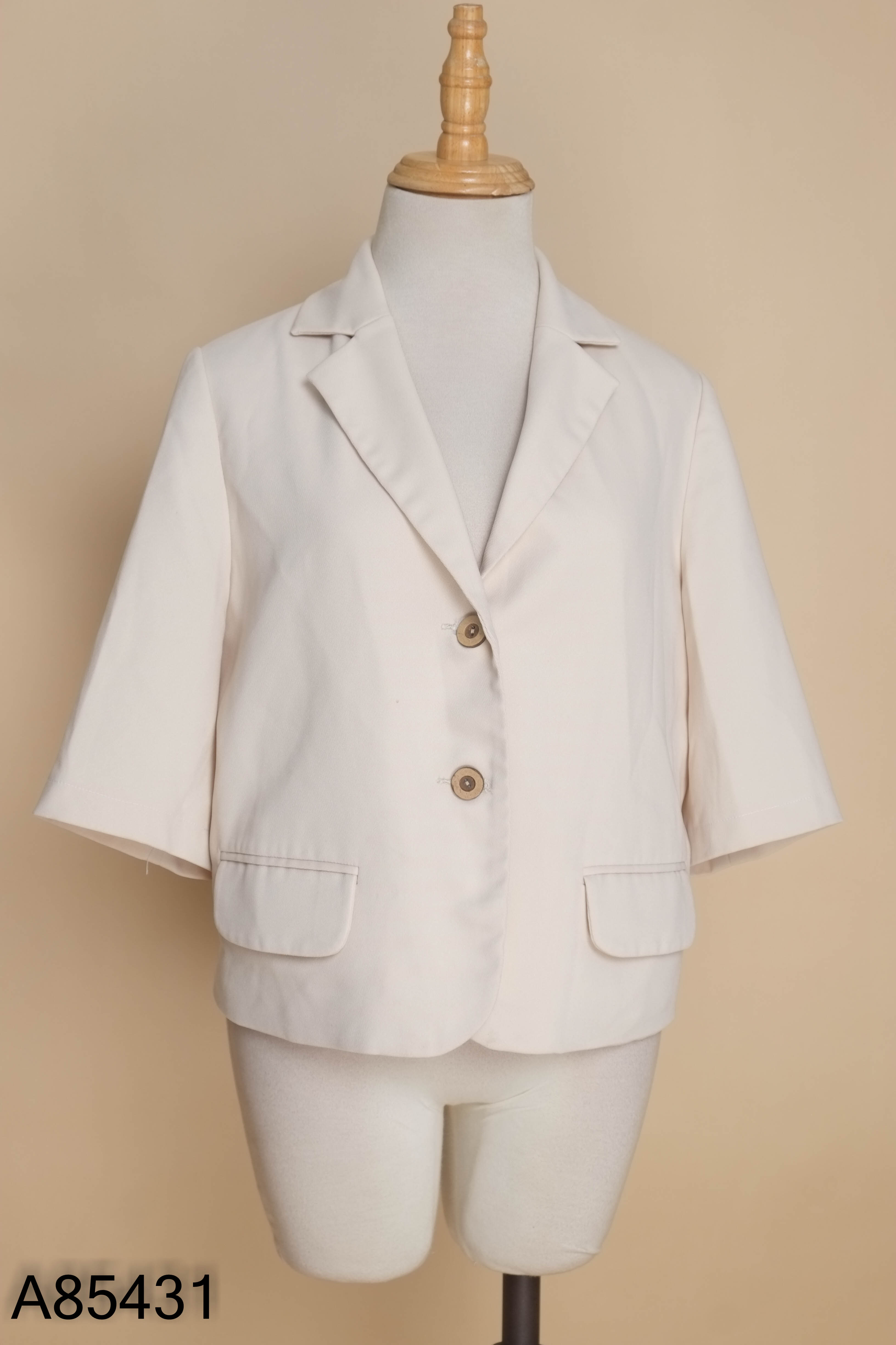 Áo blazer be dáng ngắn